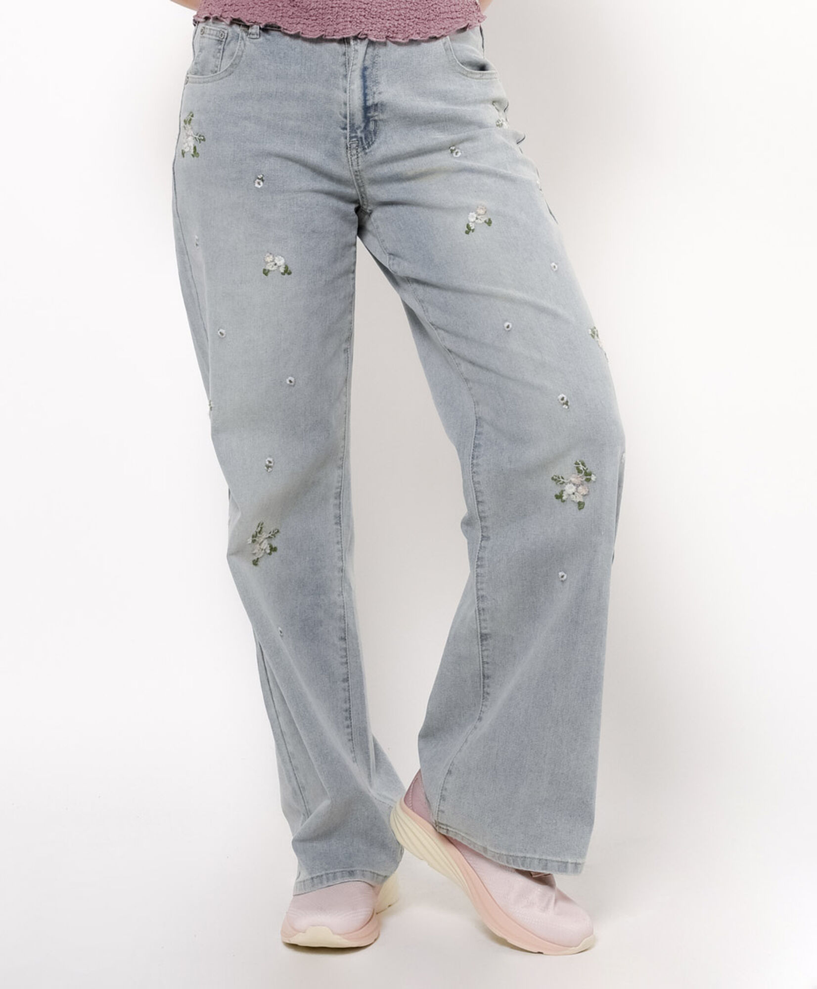 Jeans mujer florcitas bordadas Jeans mujer florcitas bordadas