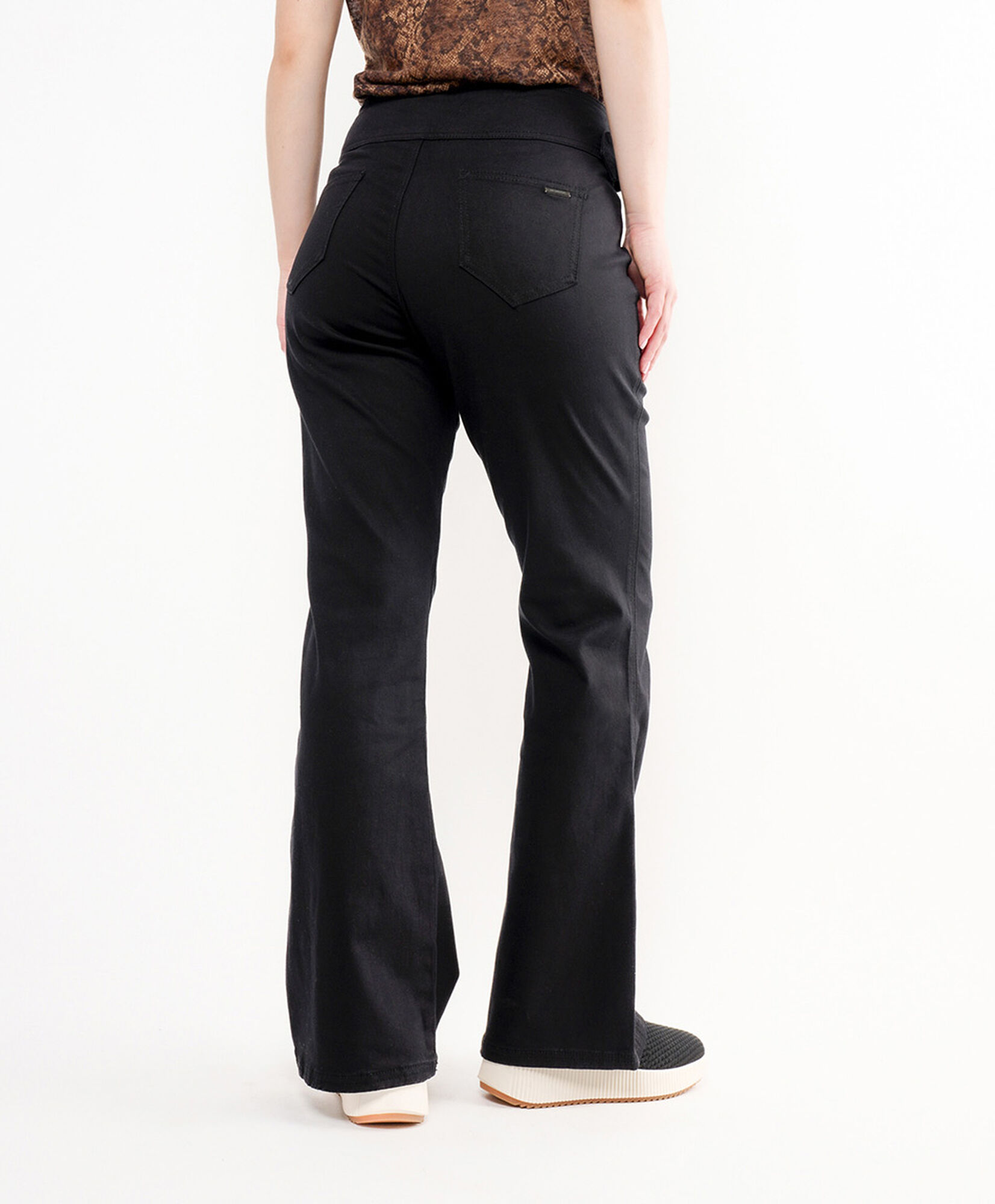 Jeans mujer cinturón pretina flare Jeans mujer cinturón pretina flare