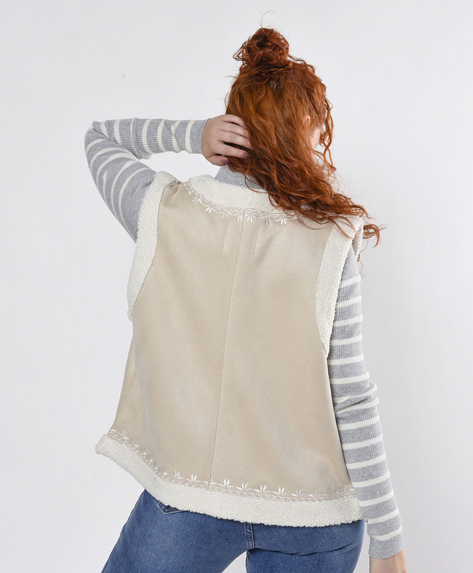 Chaqueta mujer velvet bordada sin mangas Chaqueta mujer velvet bordada sin mangas