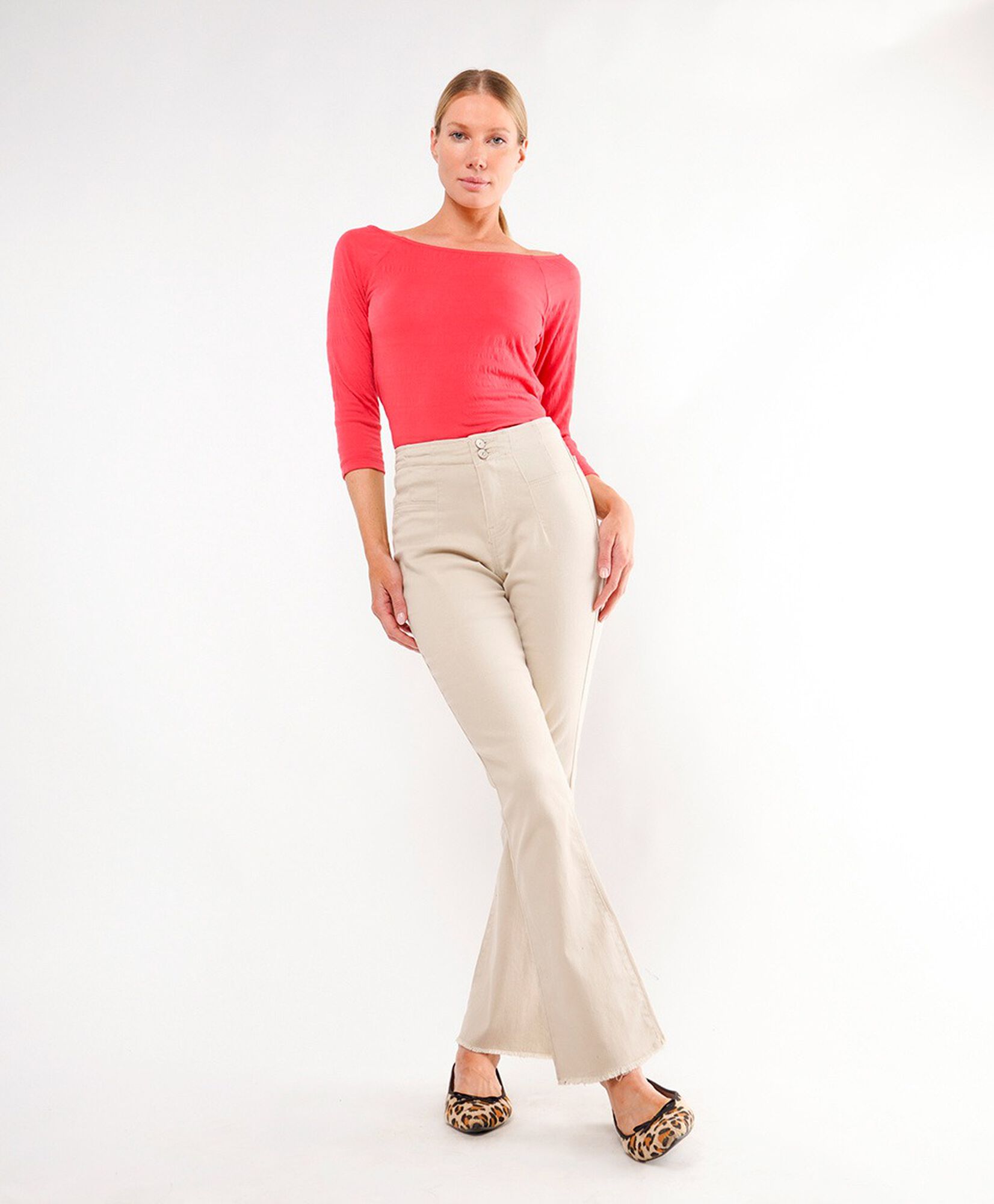 Jeans mujer doble botón beige flare Jeans mujer doble botón beige flare