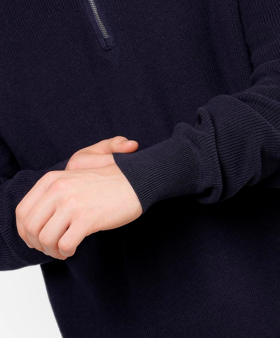 Sweater hombre cuello medio liso