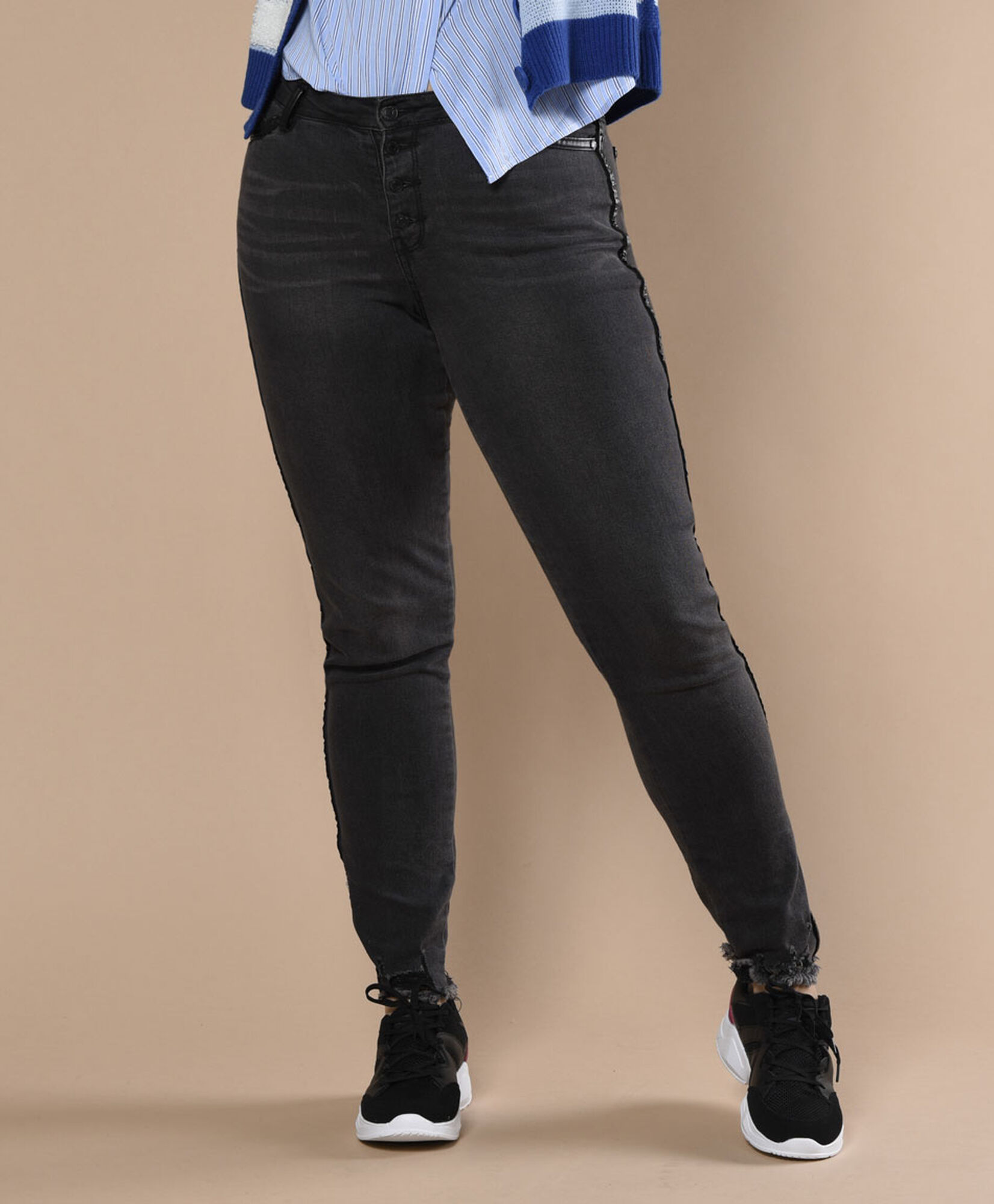 Jeans tiro alto skinny fit Jeans tiro alto skinny fit