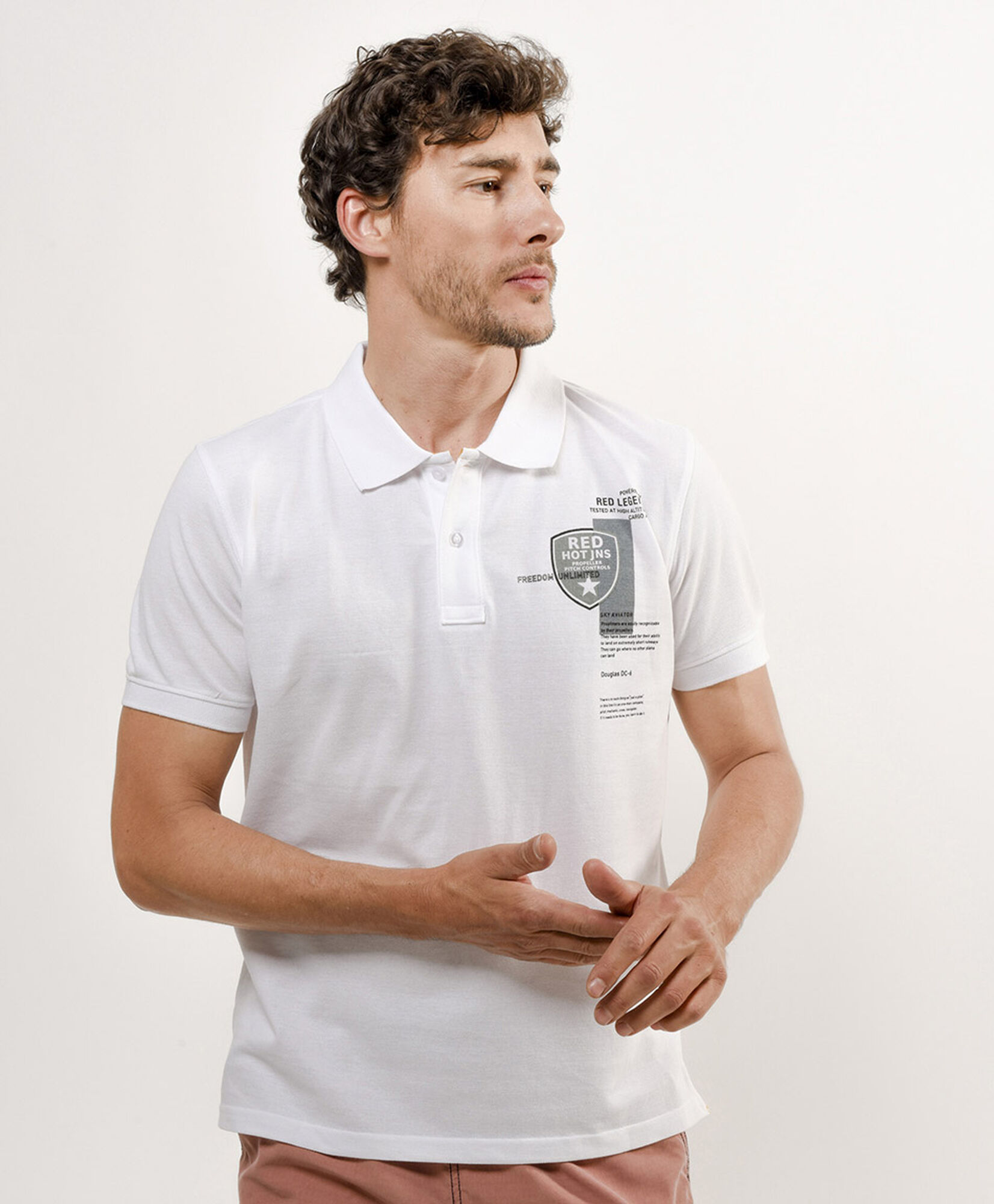 Polera hombre estampado cuello piqué Polera hombre estampado cuello piqué