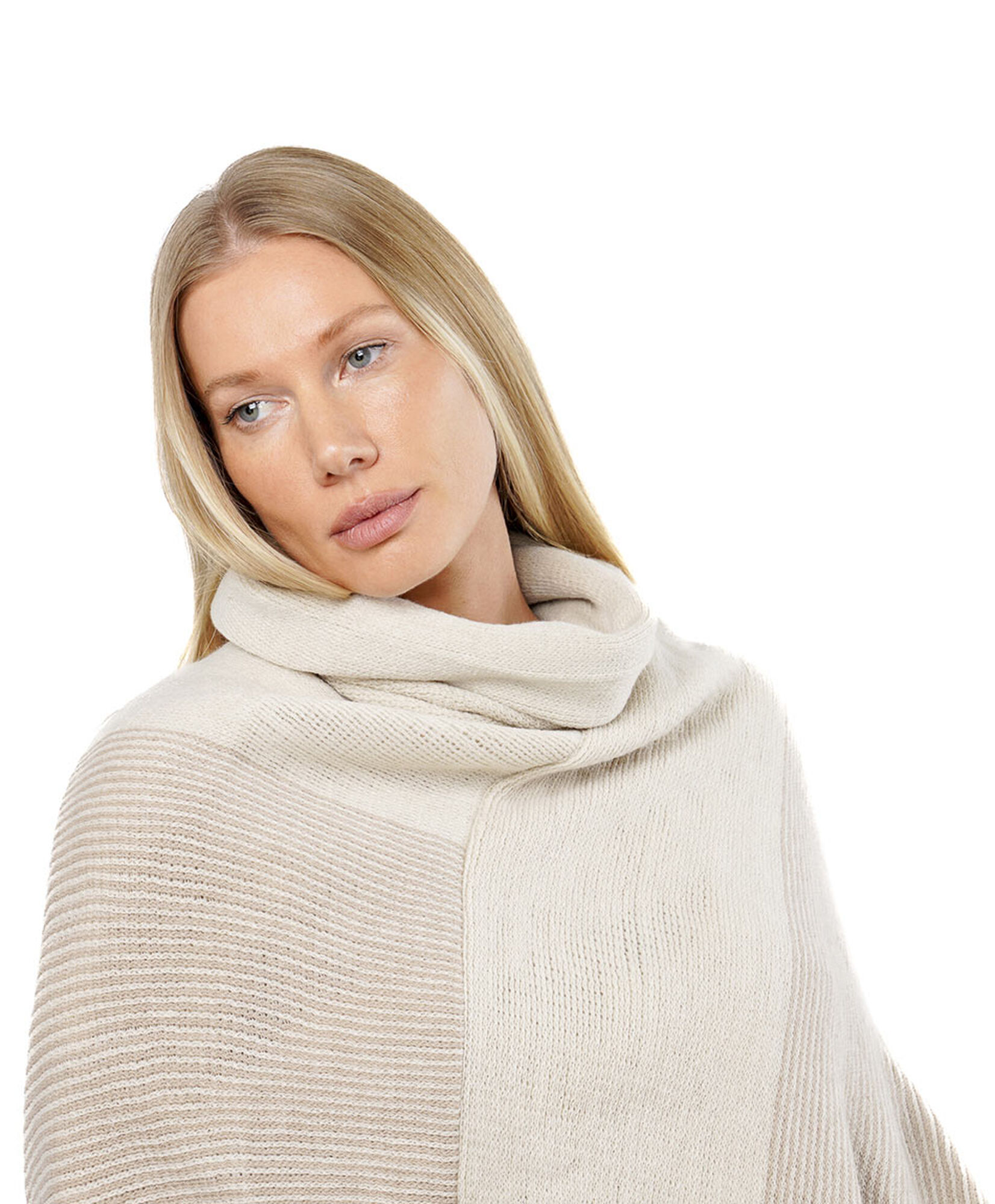 Poncho mujer bicolor flecos Poncho mujer bicolor flecos