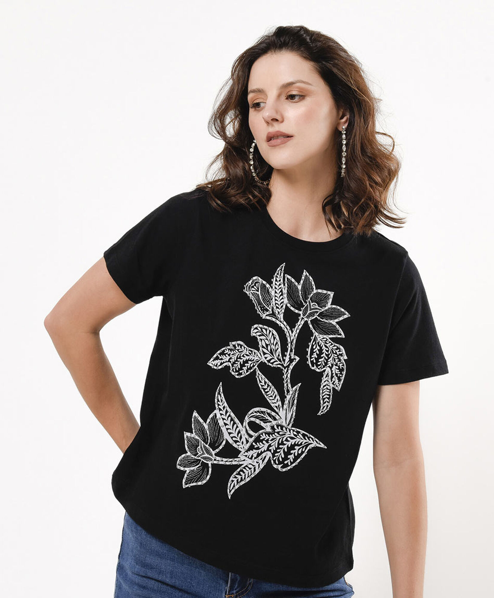 Polera mujer flor y brillos Polera mujer flor y brillos