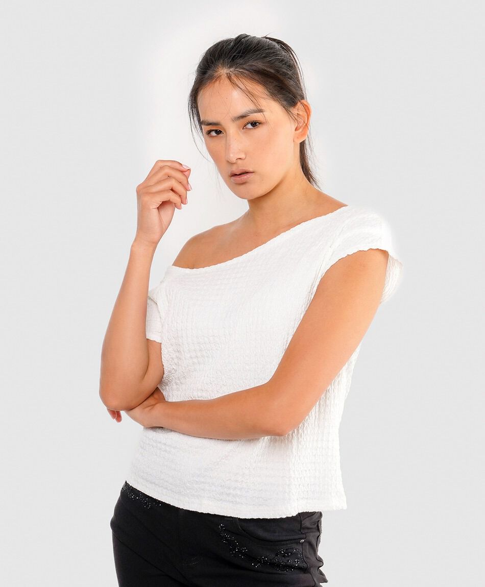 Polera mujer top asim&eacute;trico