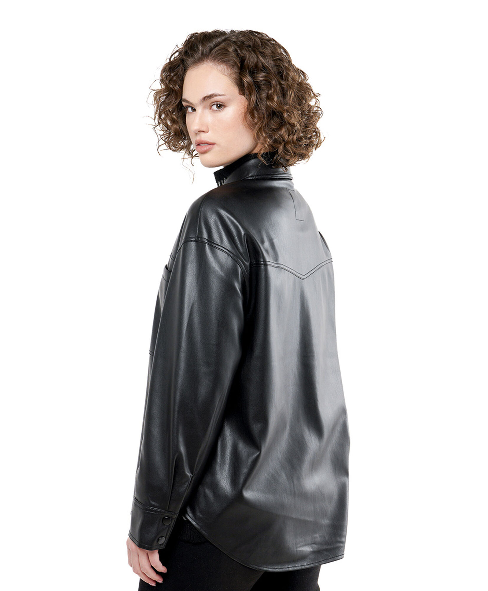 Chaqueta mujer estilo cuerina Chaqueta mujer estilo cuerina