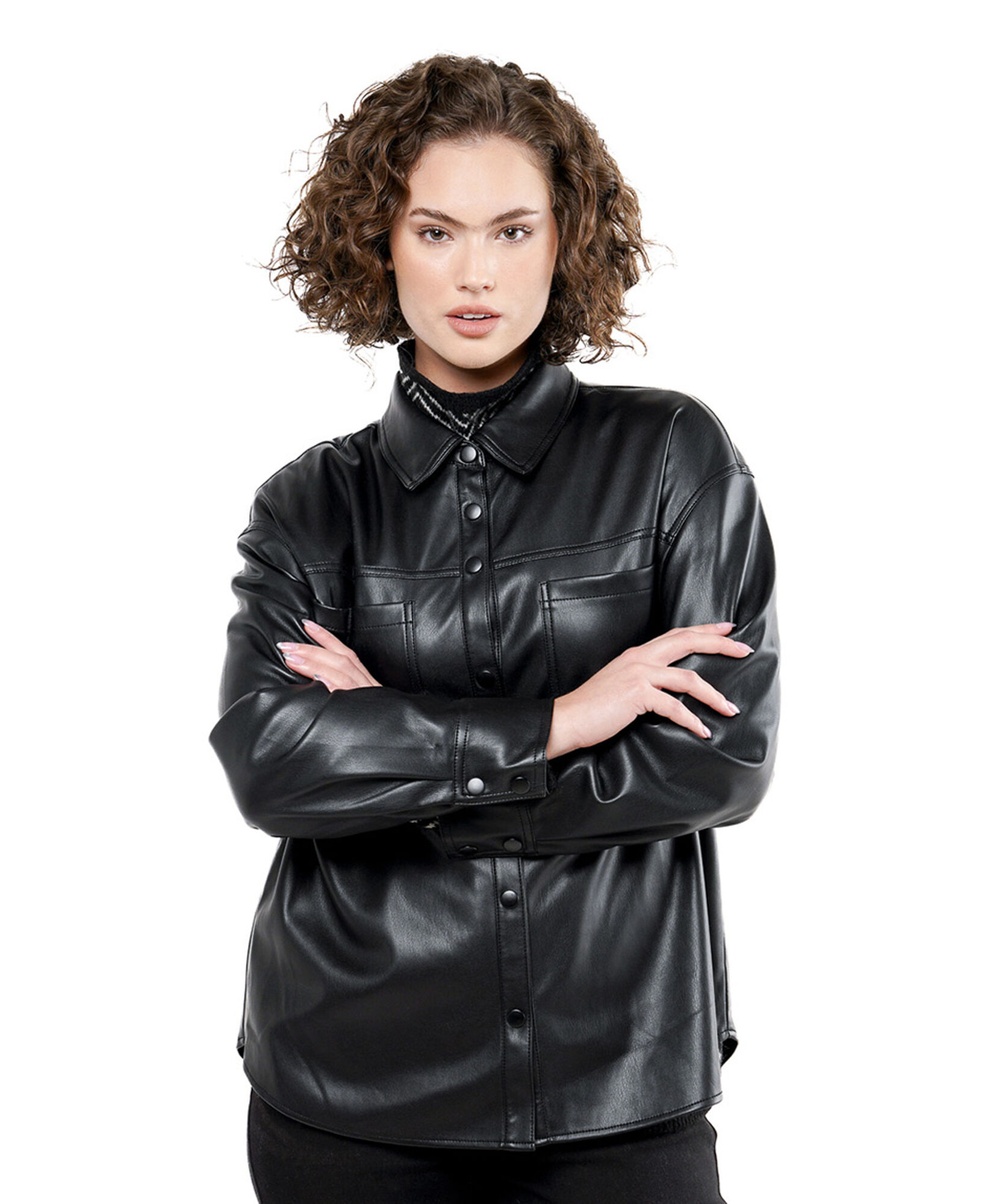 Chaqueta mujer estilo cuerina Chaqueta mujer estilo cuerina