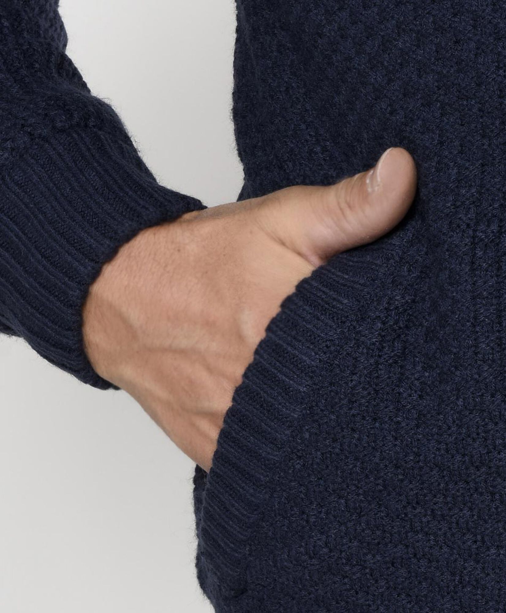 Sweater hombre texturizado capucha Sweater hombre texturizado capucha