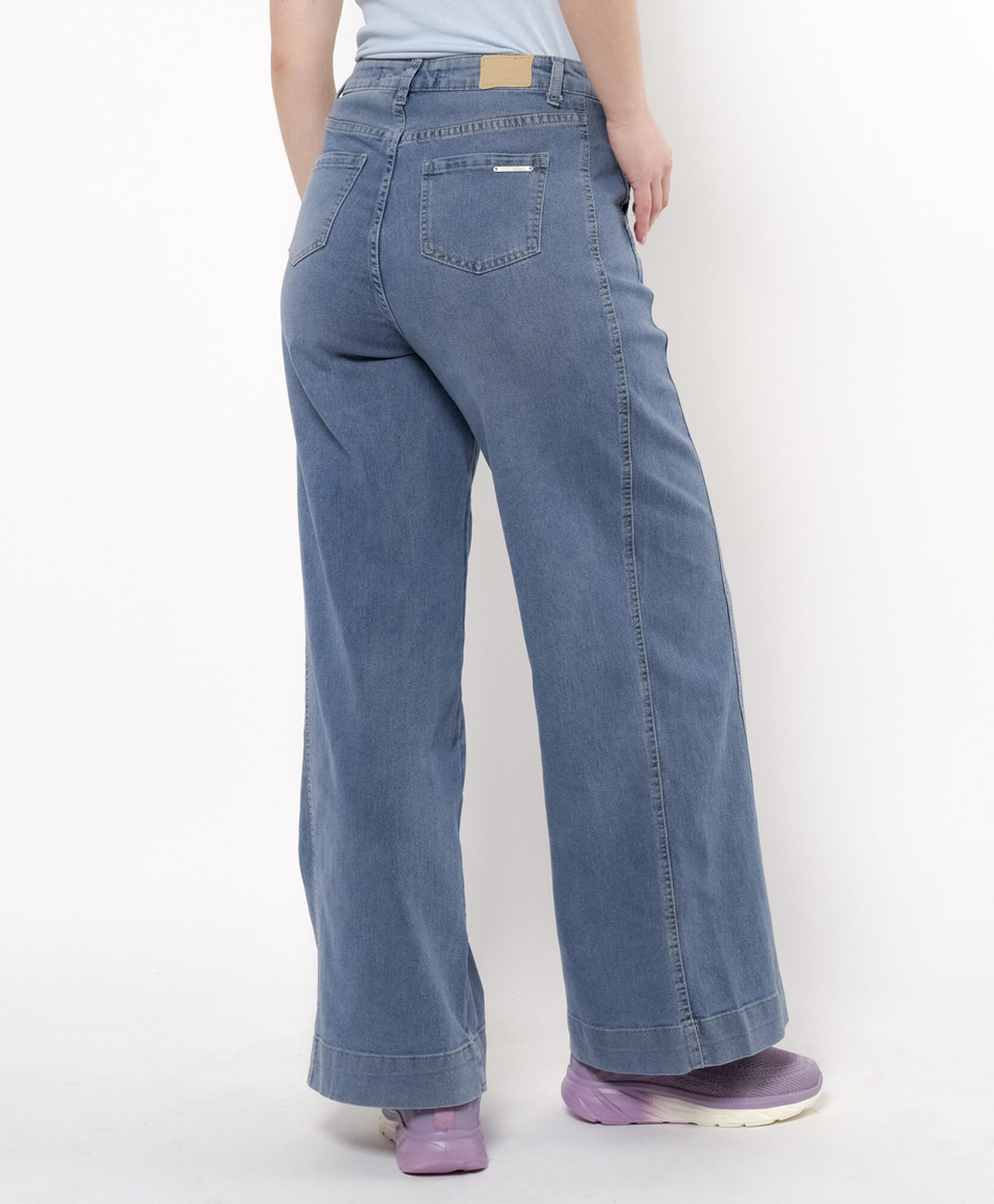 Jeans mujer corte lateral wide Jeans mujer corte lateral wide