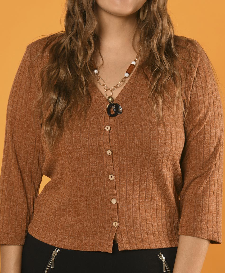 Polera canale botones