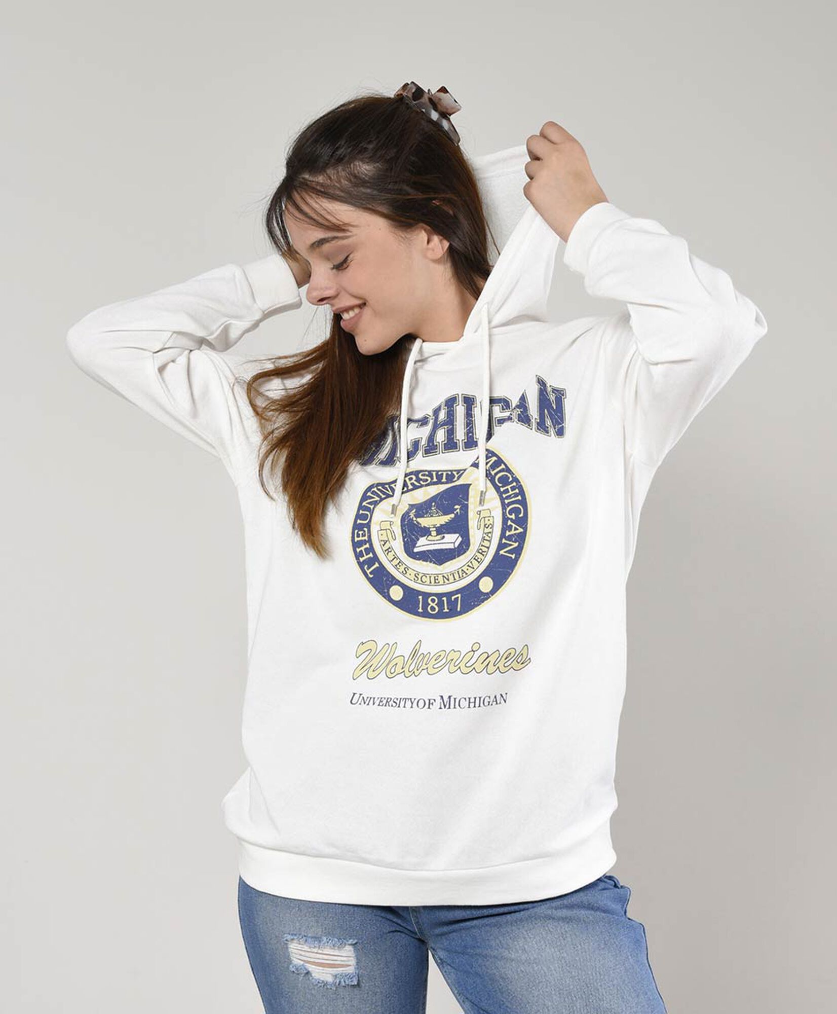 Polerón mujer estampado universitario oversize Polerón mujer estampado universitario oversize