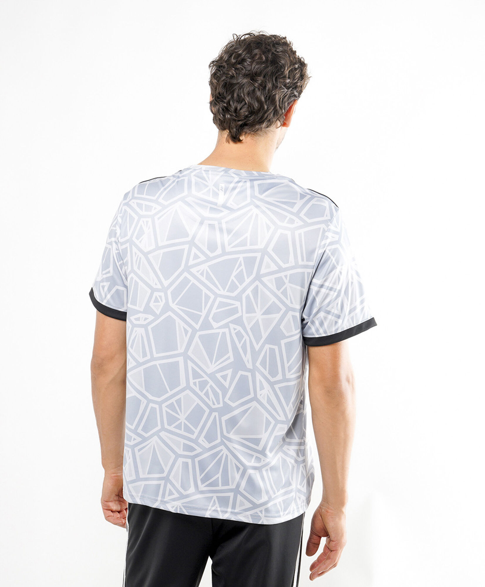 Polera deportiva hombre diseño Polera deportiva hombre diseño