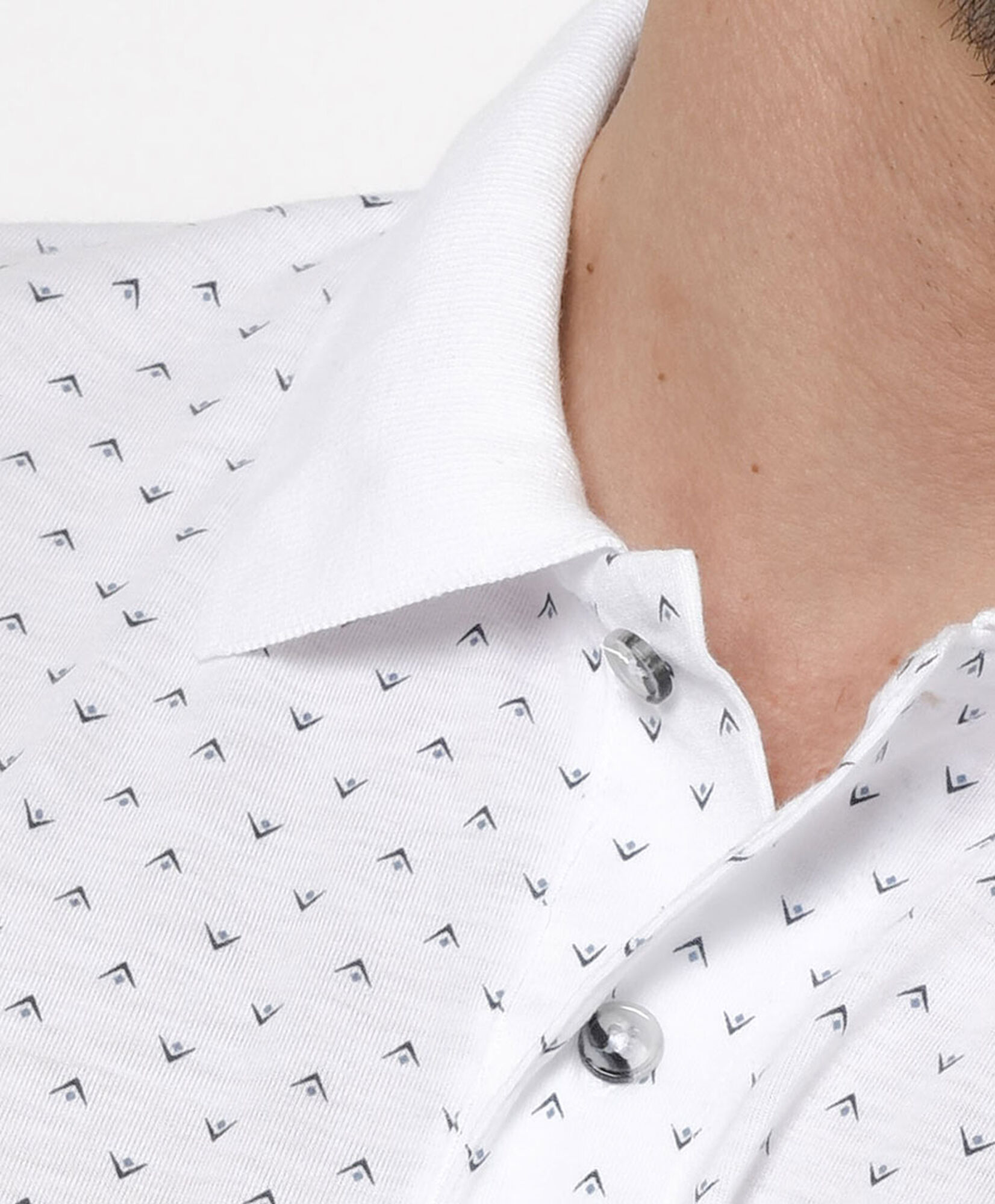 Polera hombre triangulos cuello piqué Polera hombre triangulos cuello piqué