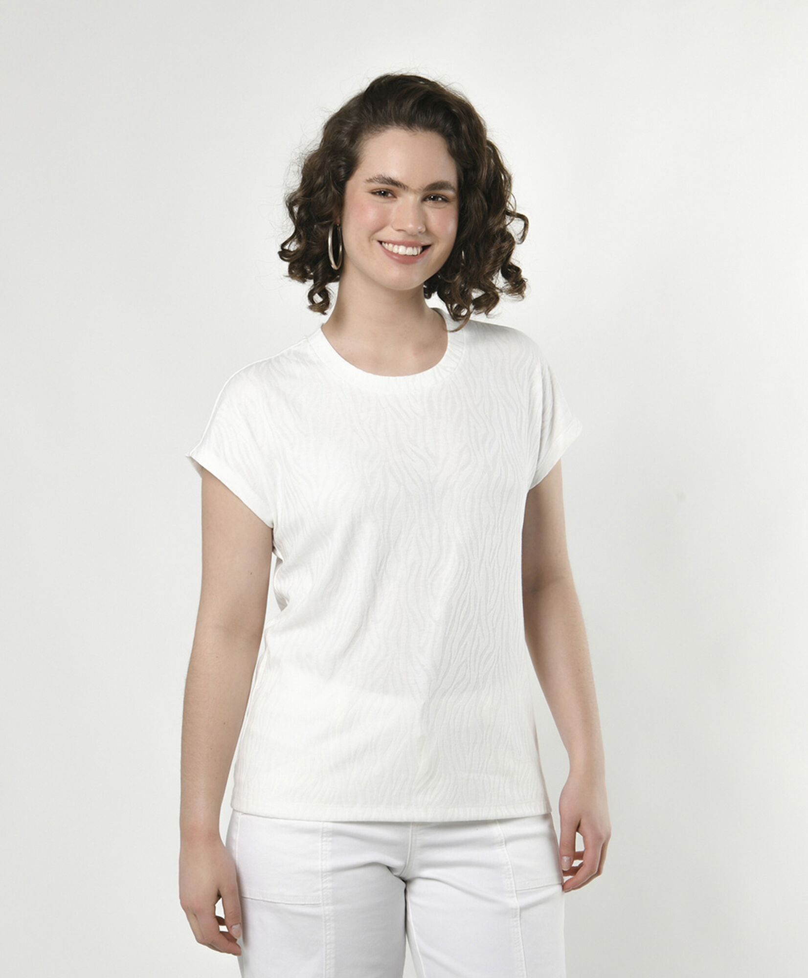 Polera mujer textura animal print blanca Polera mujer textura animal print blanca