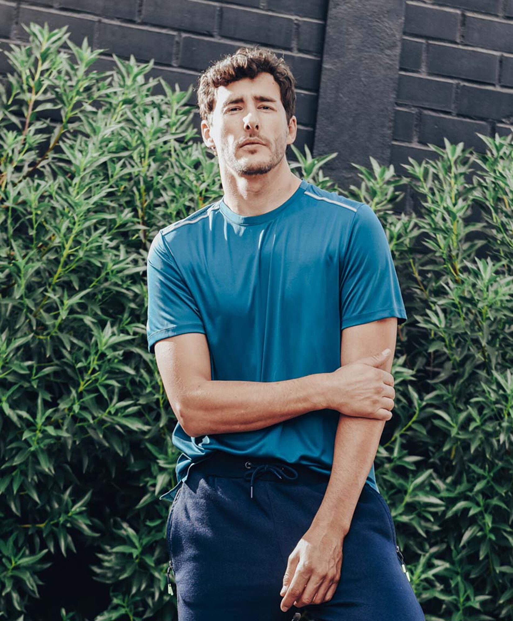 Polera deportiva hombre doble línea Polera deportiva hombre doble línea