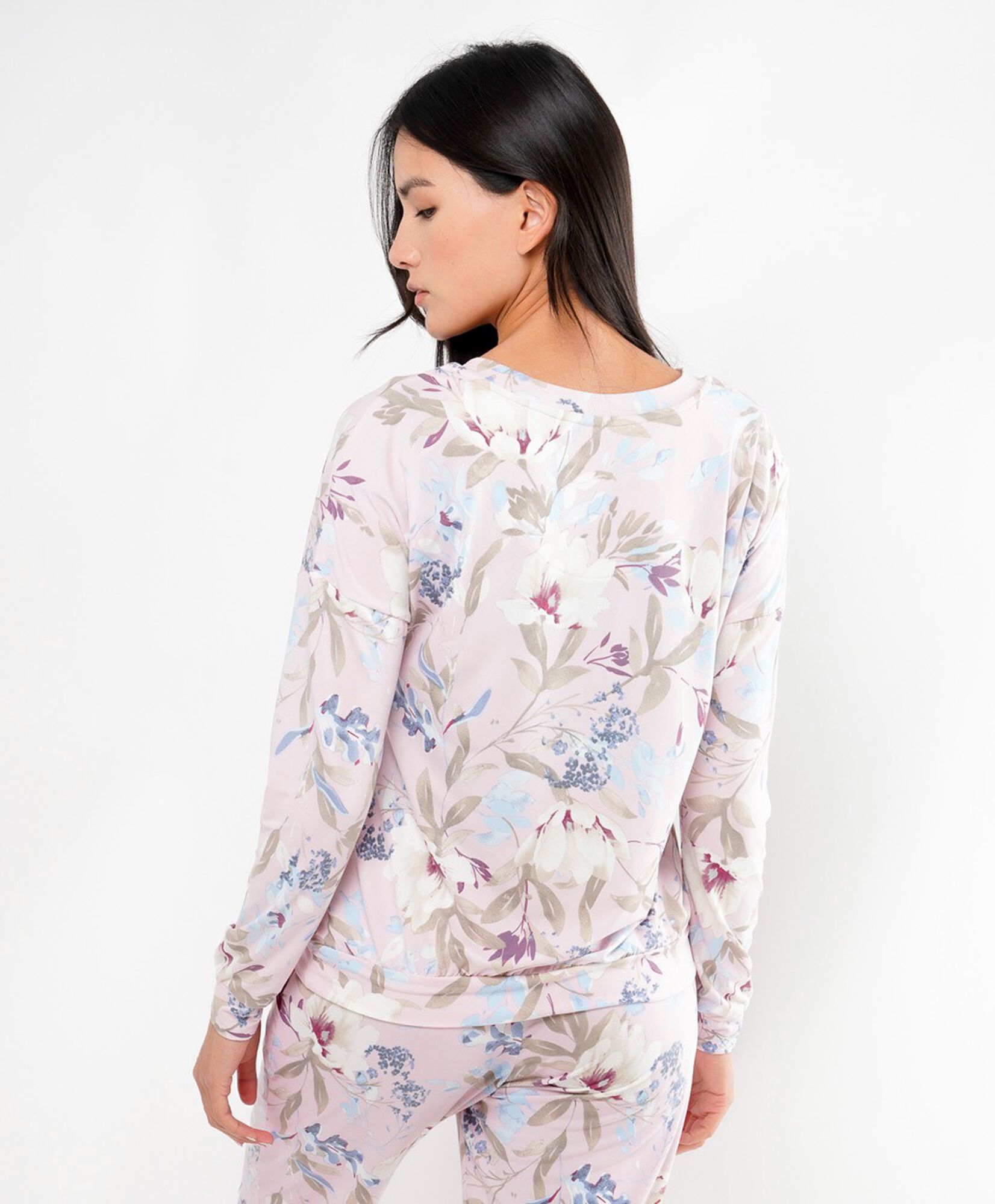 Pijama mujer flores y ramas Pijama mujer flores y ramas