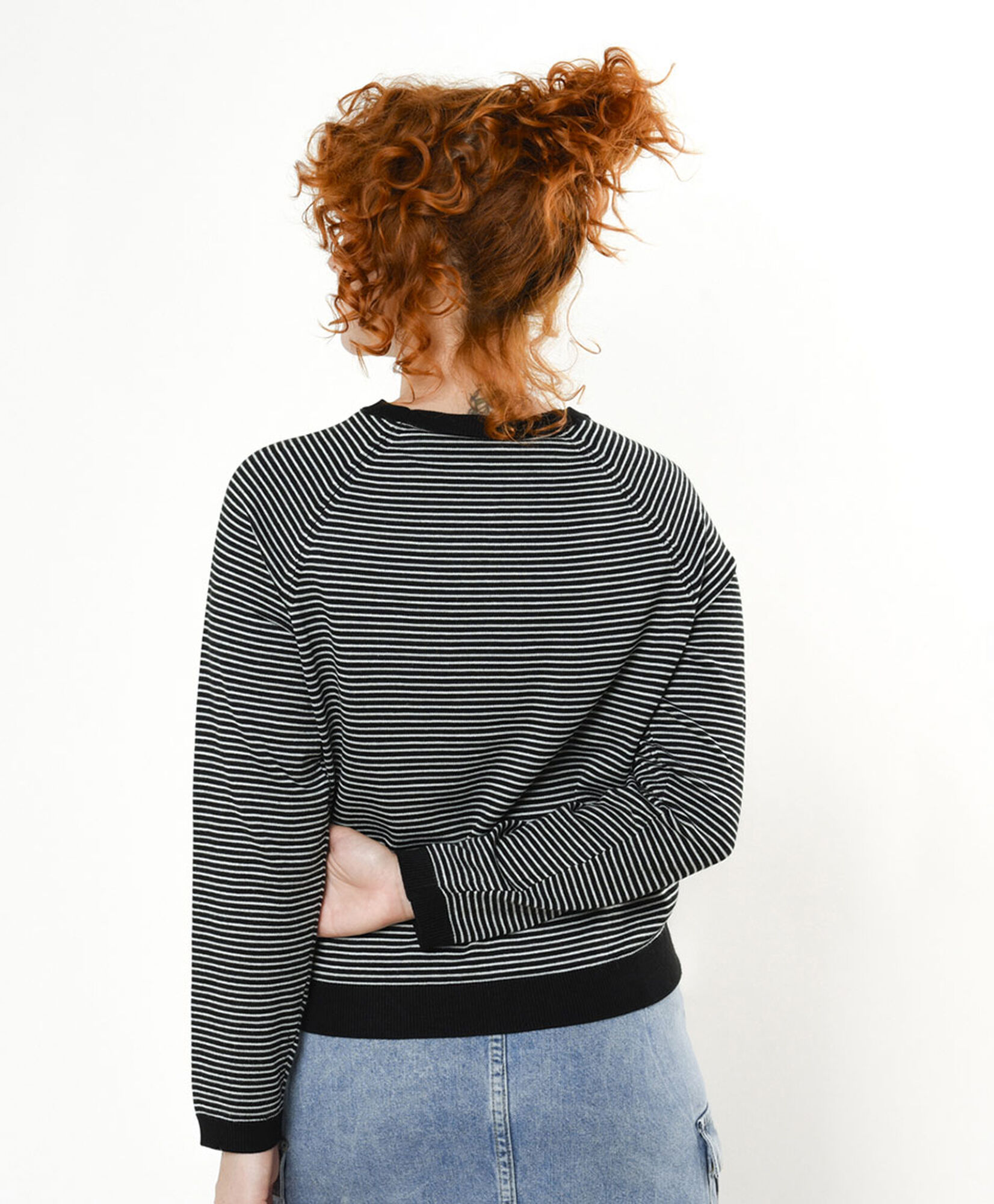 Sweater mujer líneas pequeñas Sweater mujer líneas pequeñas