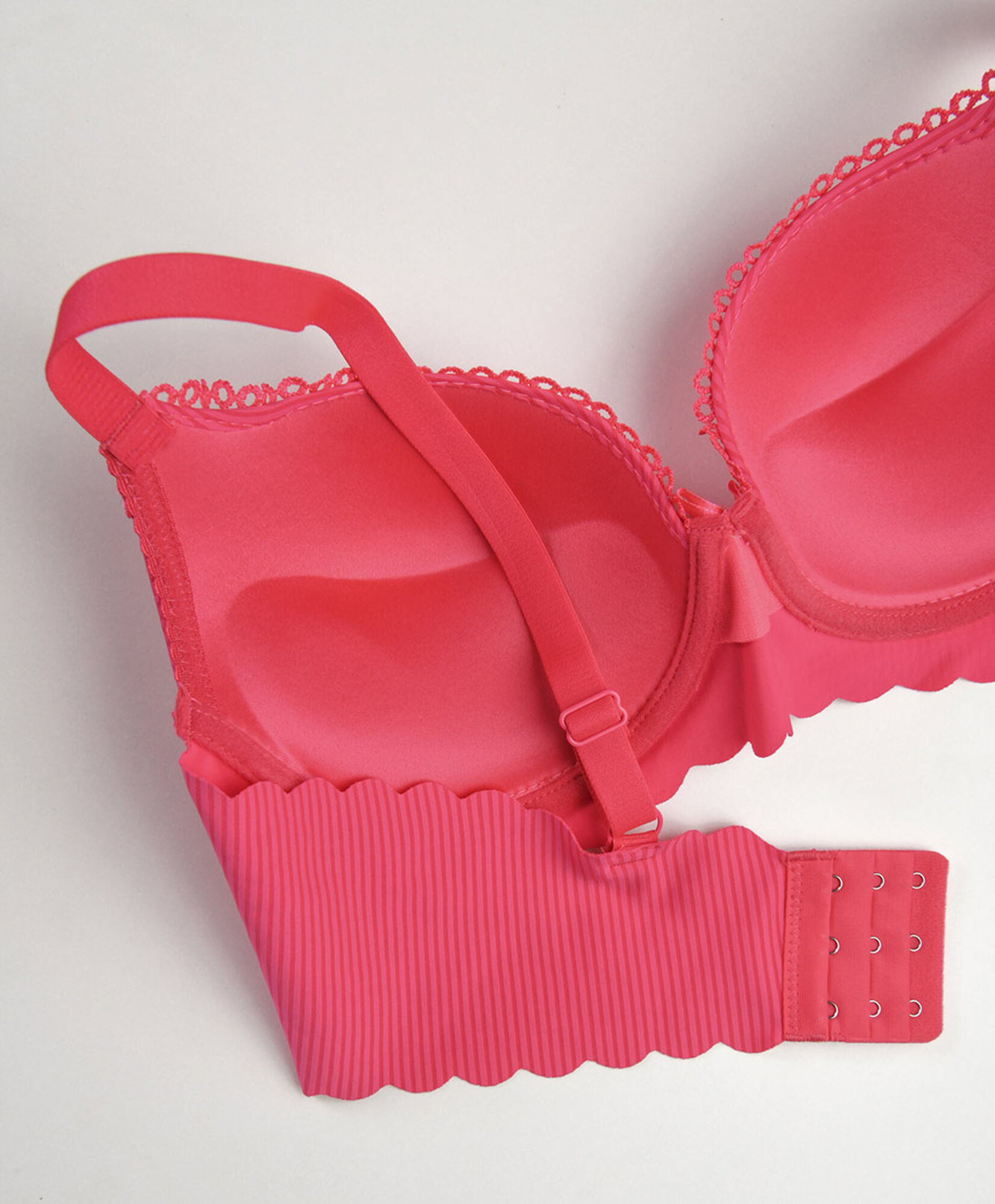 Sostén mujer estilo acanalado seamless Sostén mujer estilo acanalado seamless