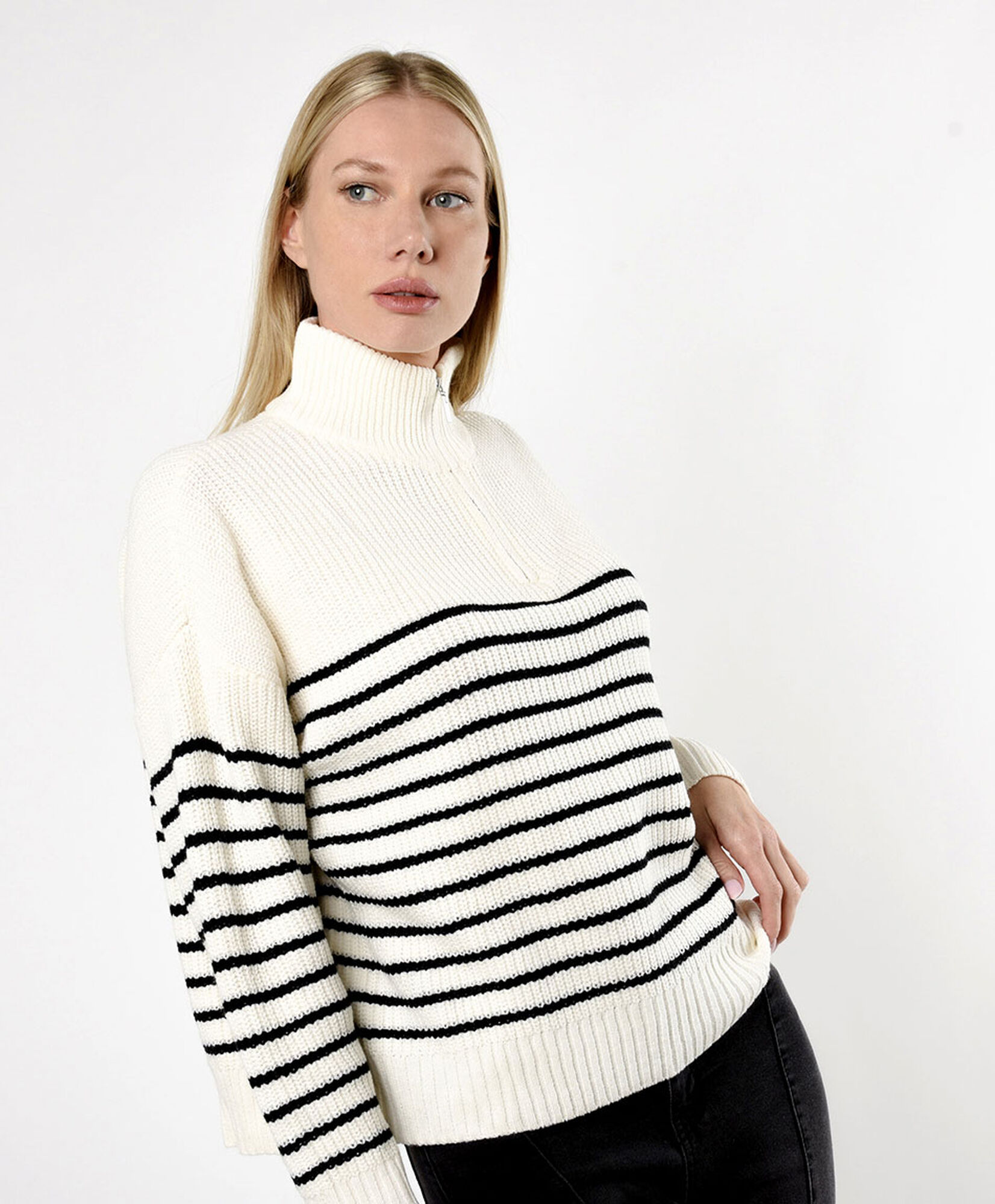 Sweater mujer líneas cuello cierre Sweater mujer líneas cuello cierre