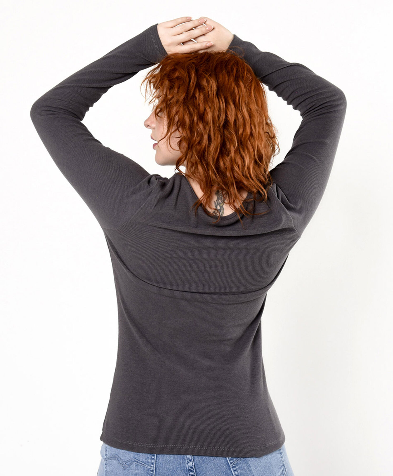 Polera mujer acanalada cut out Polera mujer acanalada cut out