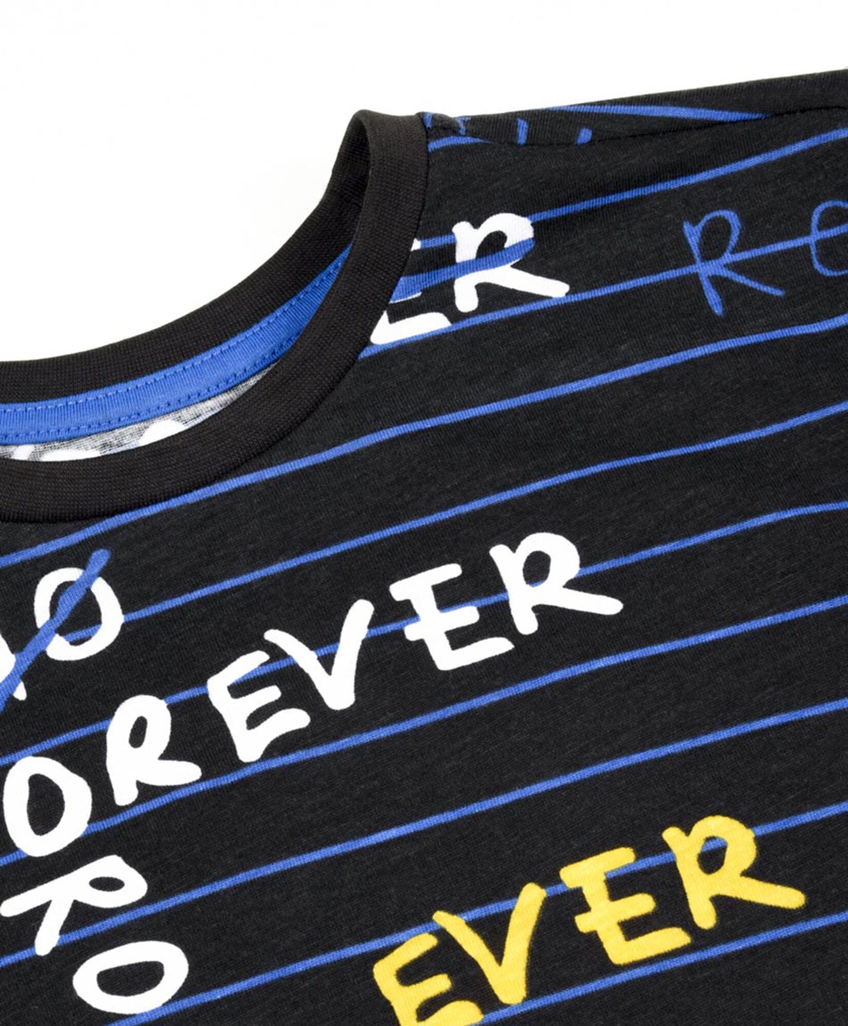 Polera niño líneas palabras Polera niño líneas palabras