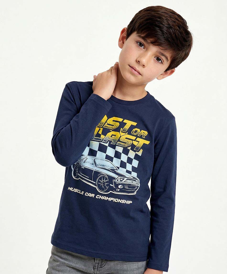 Polera ni&ntilde;o estampado de carreras