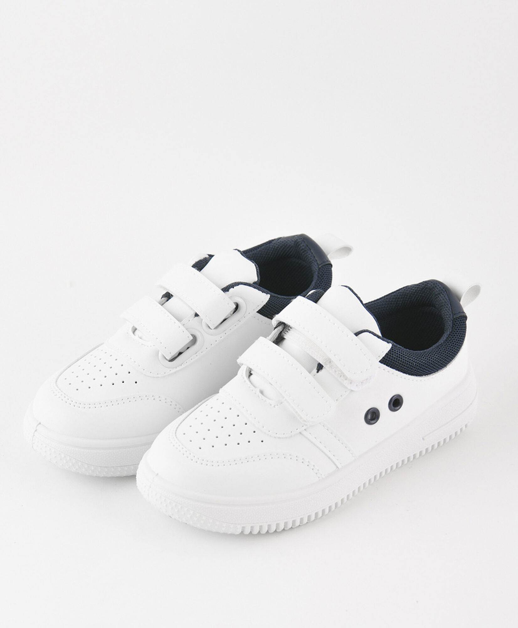 Zapatilla infantil (22 a 27) básica velcros Zapatilla infantil (22 a 27) básica velcros