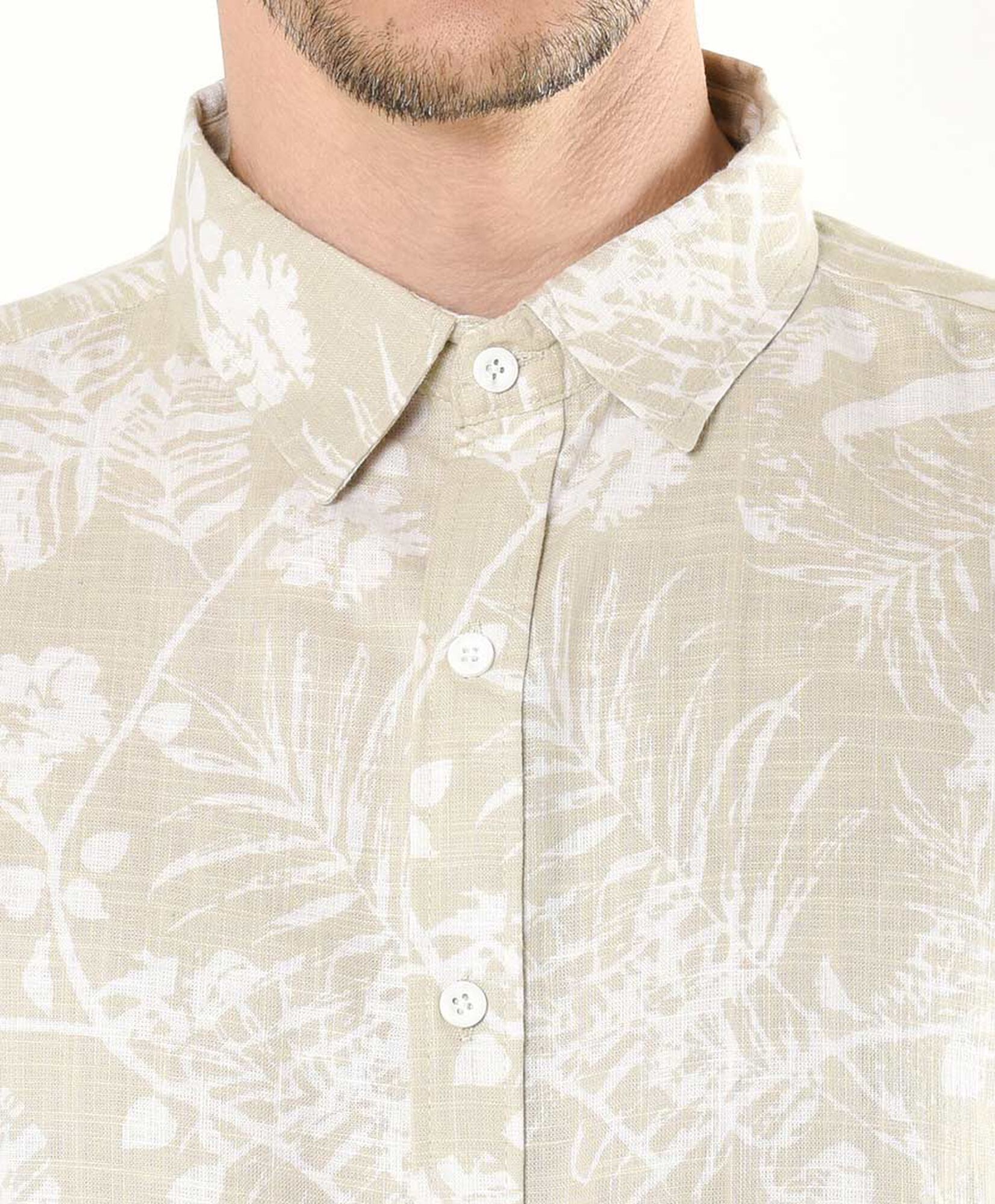 Camisa hombre hojas beige Camisa hombre hojas beige