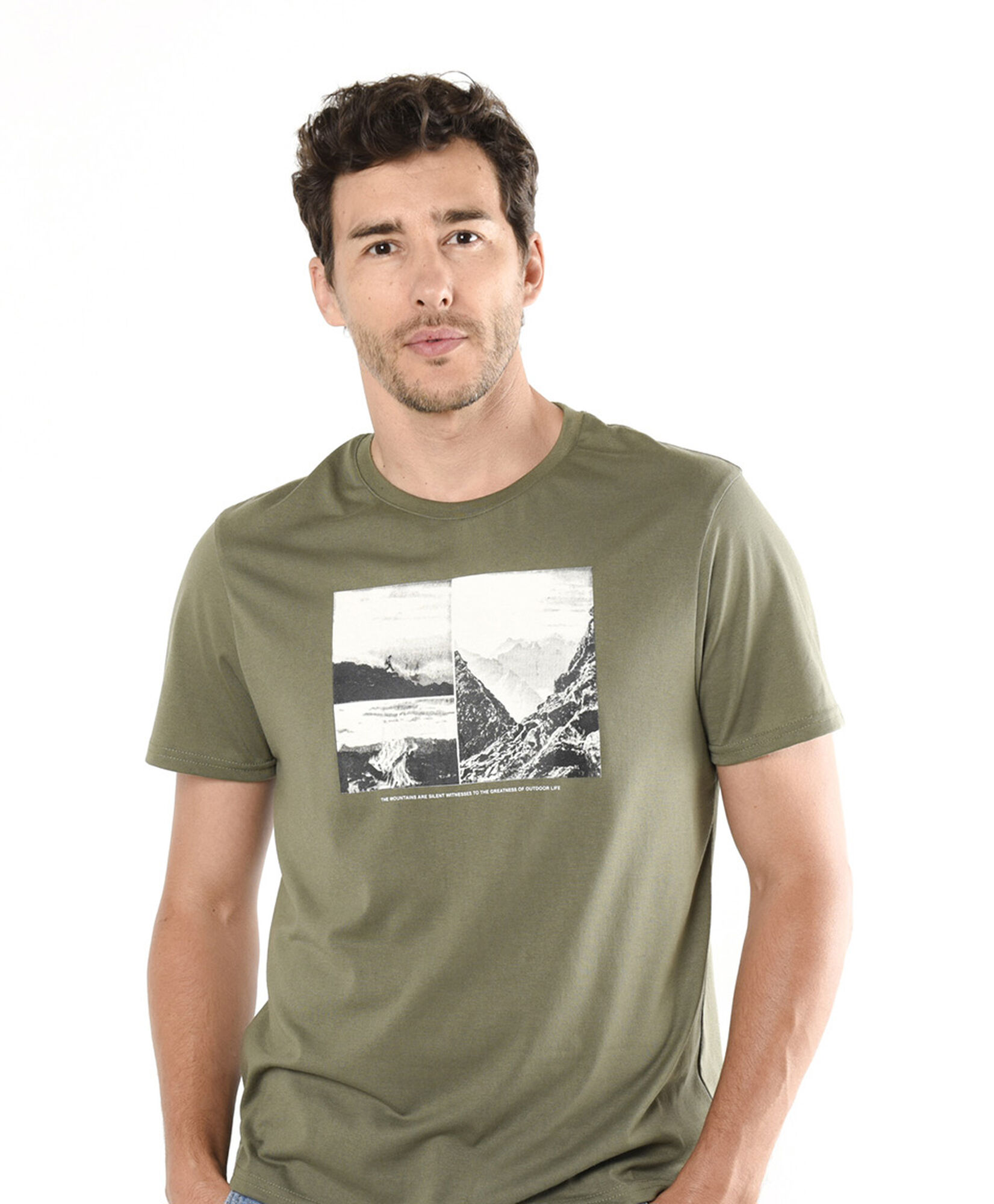 Polera deportiva hombre estampado montaña Polera deportiva hombre estampado montaña