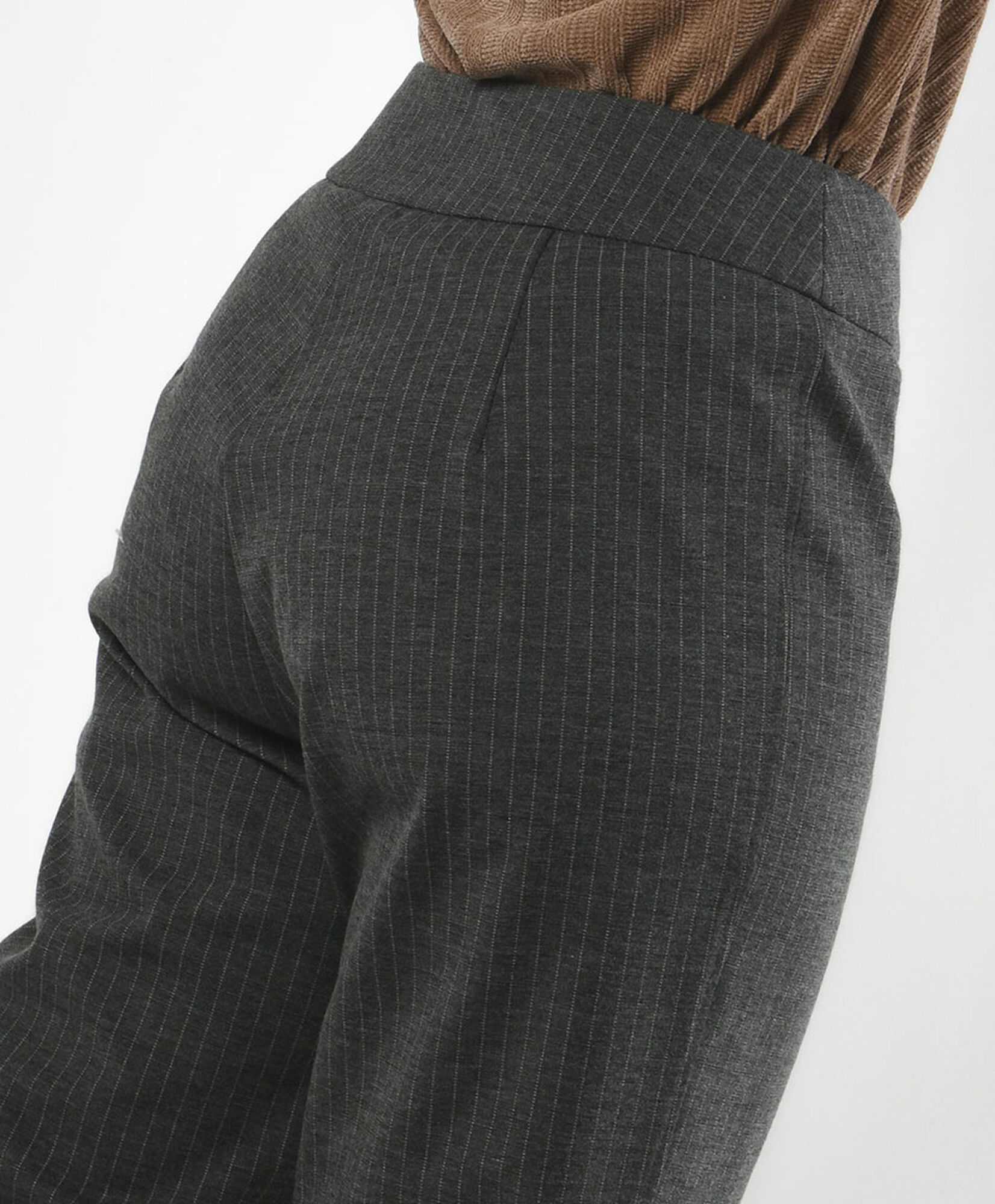 Pantalón mujer líneas wide gris Pantalón mujer líneas wide gris