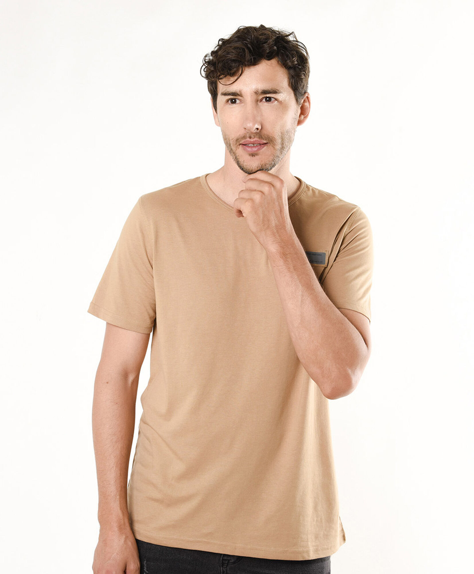 Polera hombre lisa colores parche Polera hombre lisa colores parche