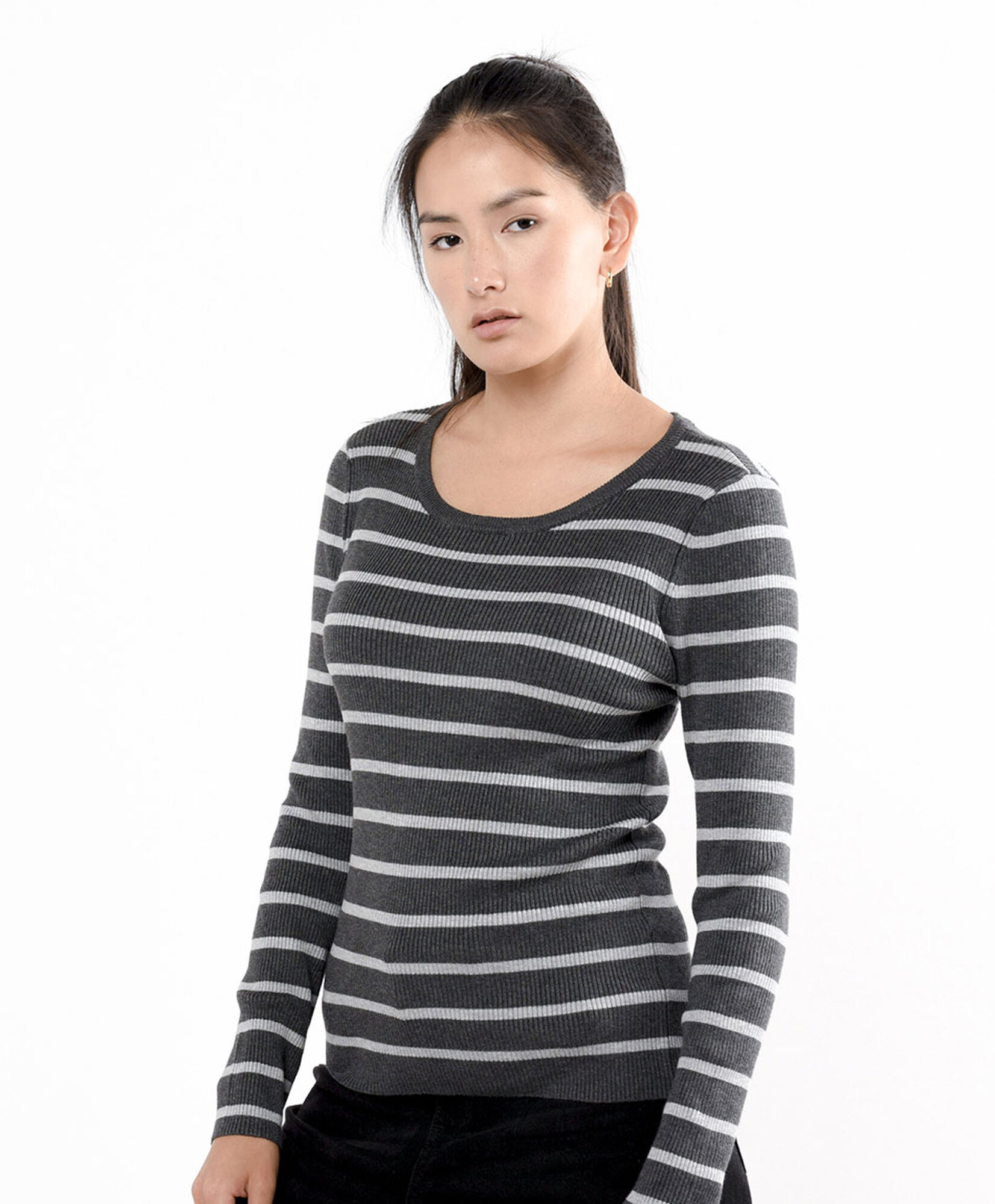 Sweater mujer líneas gris Sweater mujer líneas gris