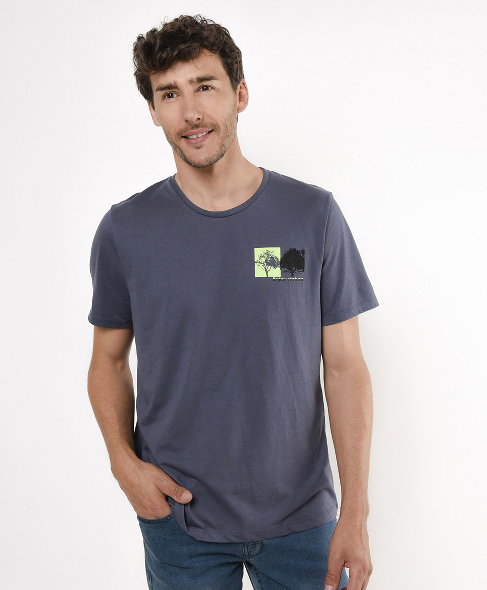 Polera hombre estampado árboles Polera hombre estampado árboles