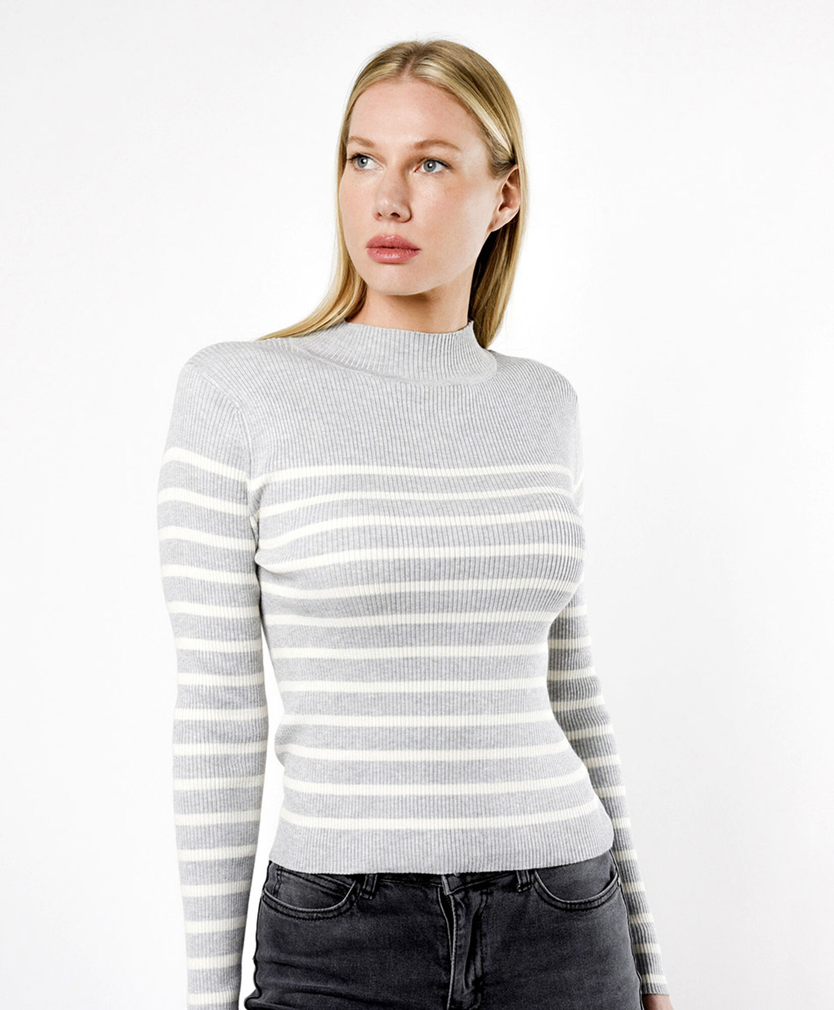 Sweater mujer líneas cuello medio Sweater mujer líneas cuello medio