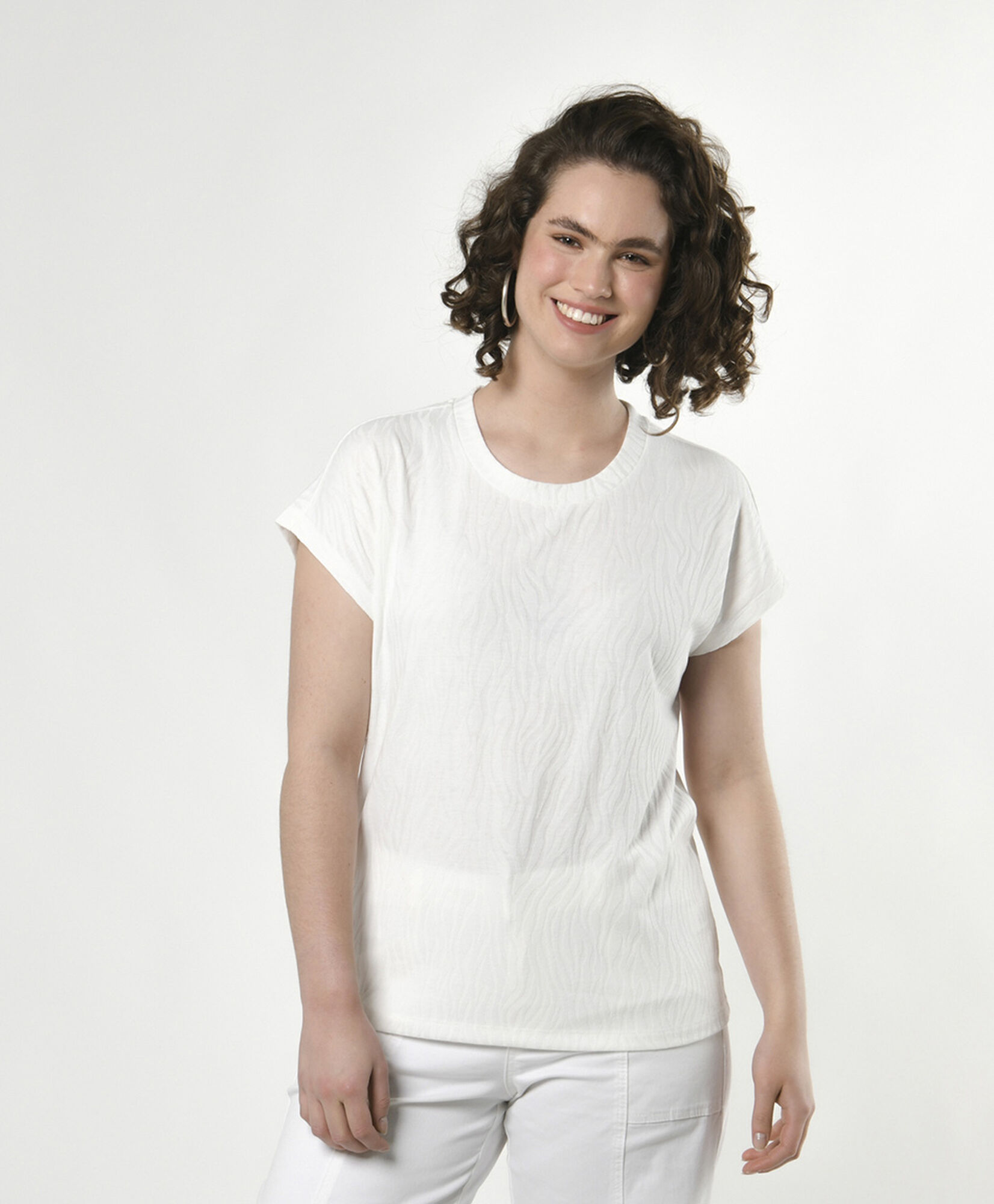 Polera mujer textura animal print blanca Polera mujer textura animal print blanca