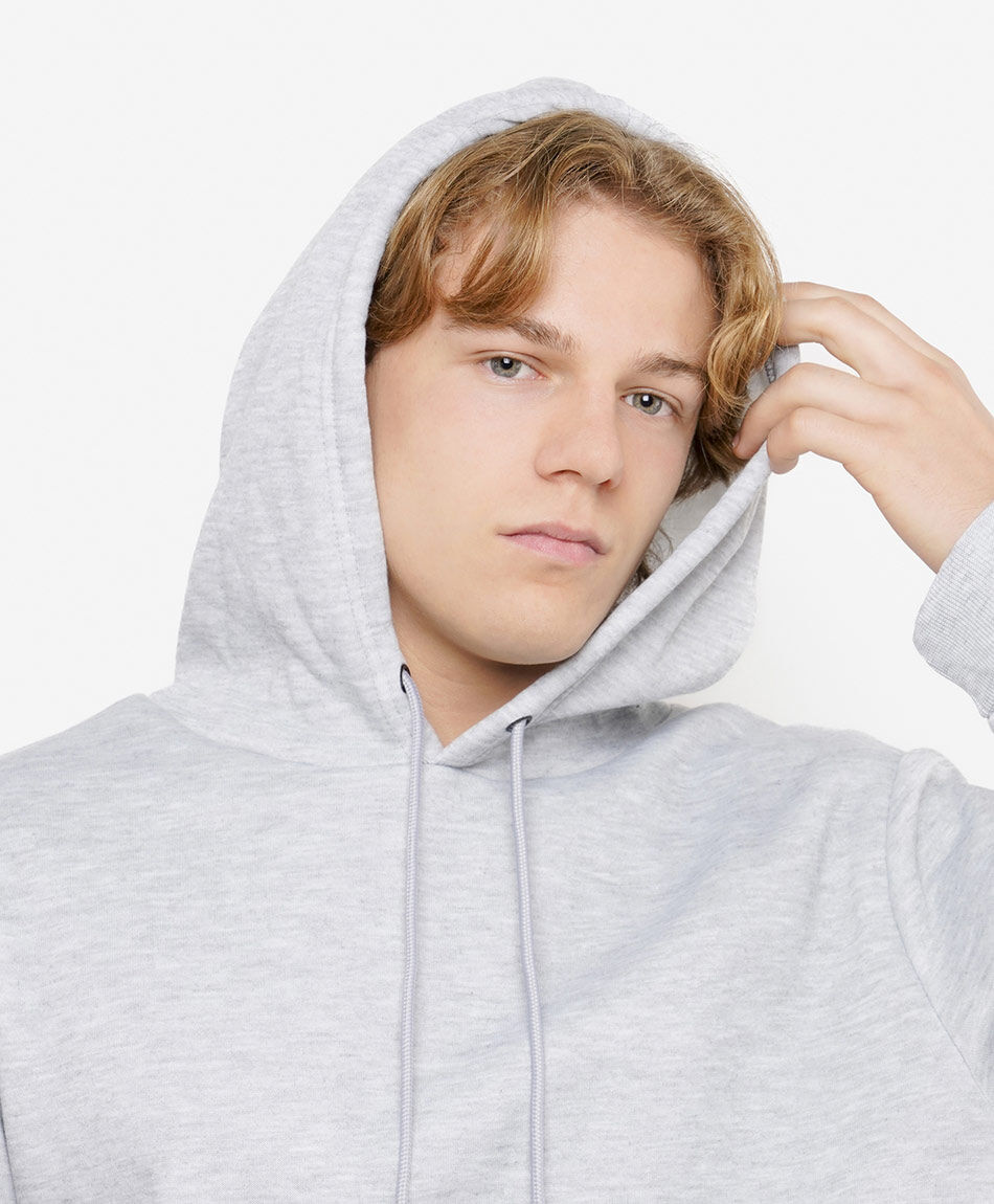 Poler&oacute;n deportivo hombre liso gris