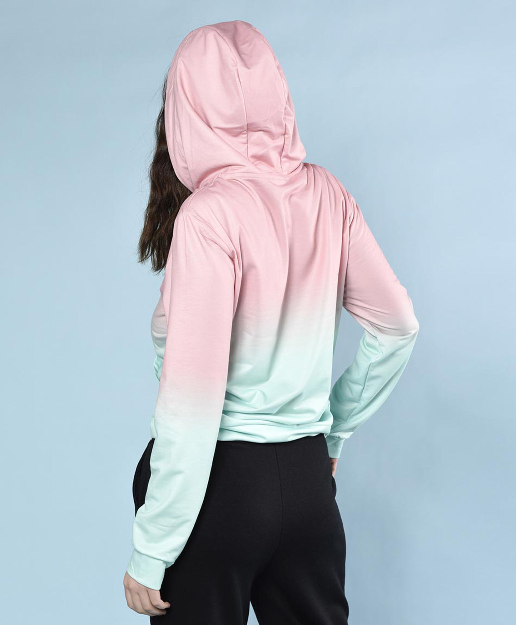 Polerón deportivo sin cierre Polerón deportivo sin cierre