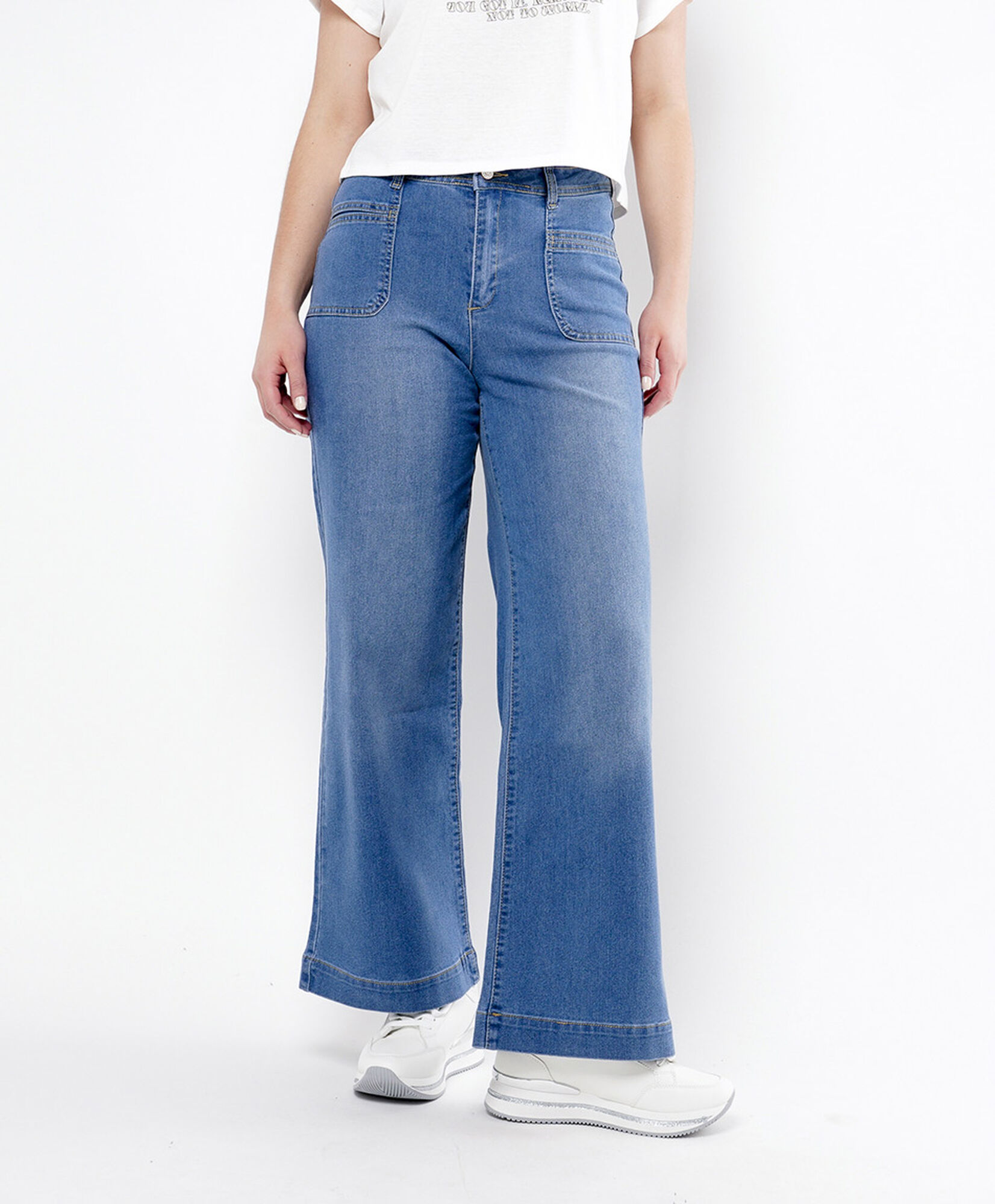 Jeans mujer con bolsillos parche wide Jeans mujer con bolsillos parche wide
