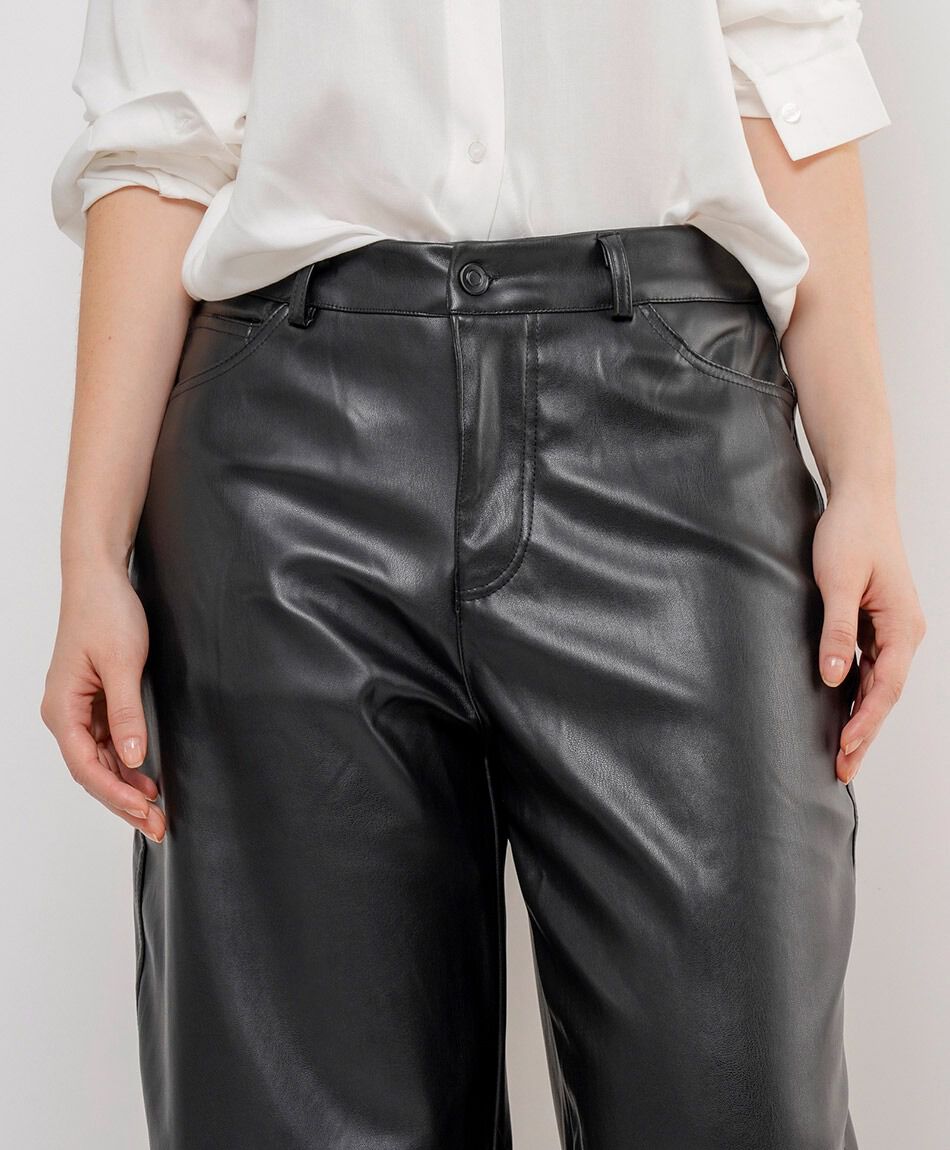 Pantal&oacute;n mujer estilo cuerina negro