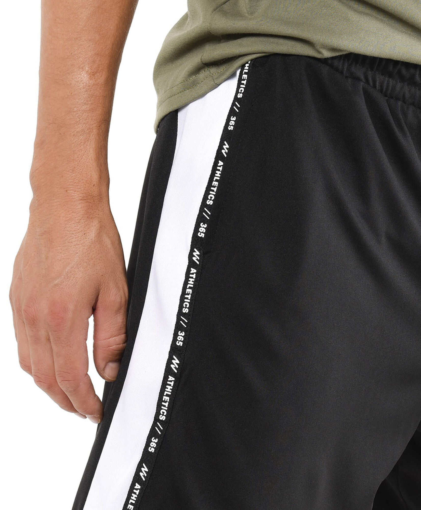 Short deportivo hombre línea blanca Short deportivo hombre línea blanca