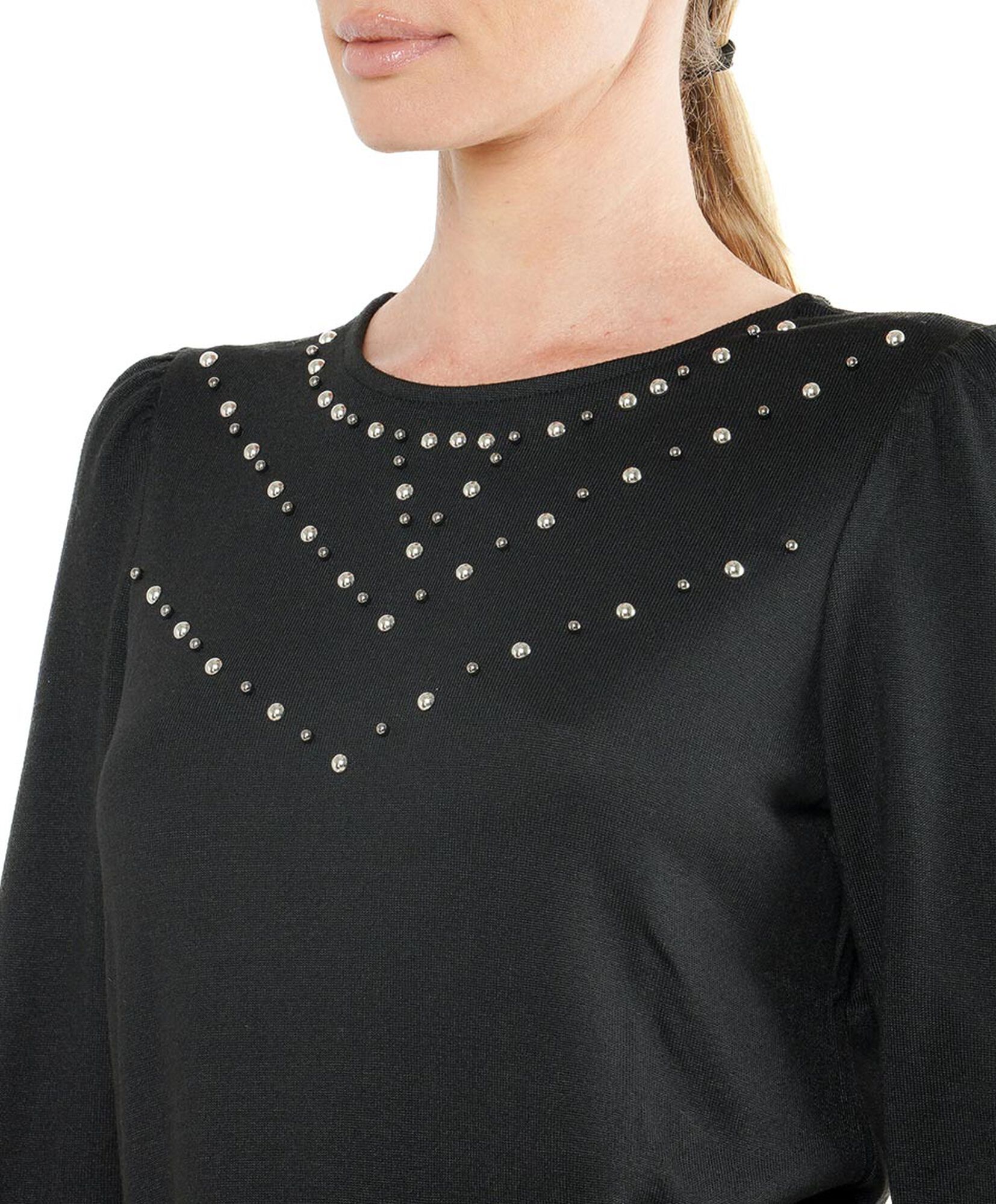 Polera mujer tachas frontales Polera mujer tachas frontales