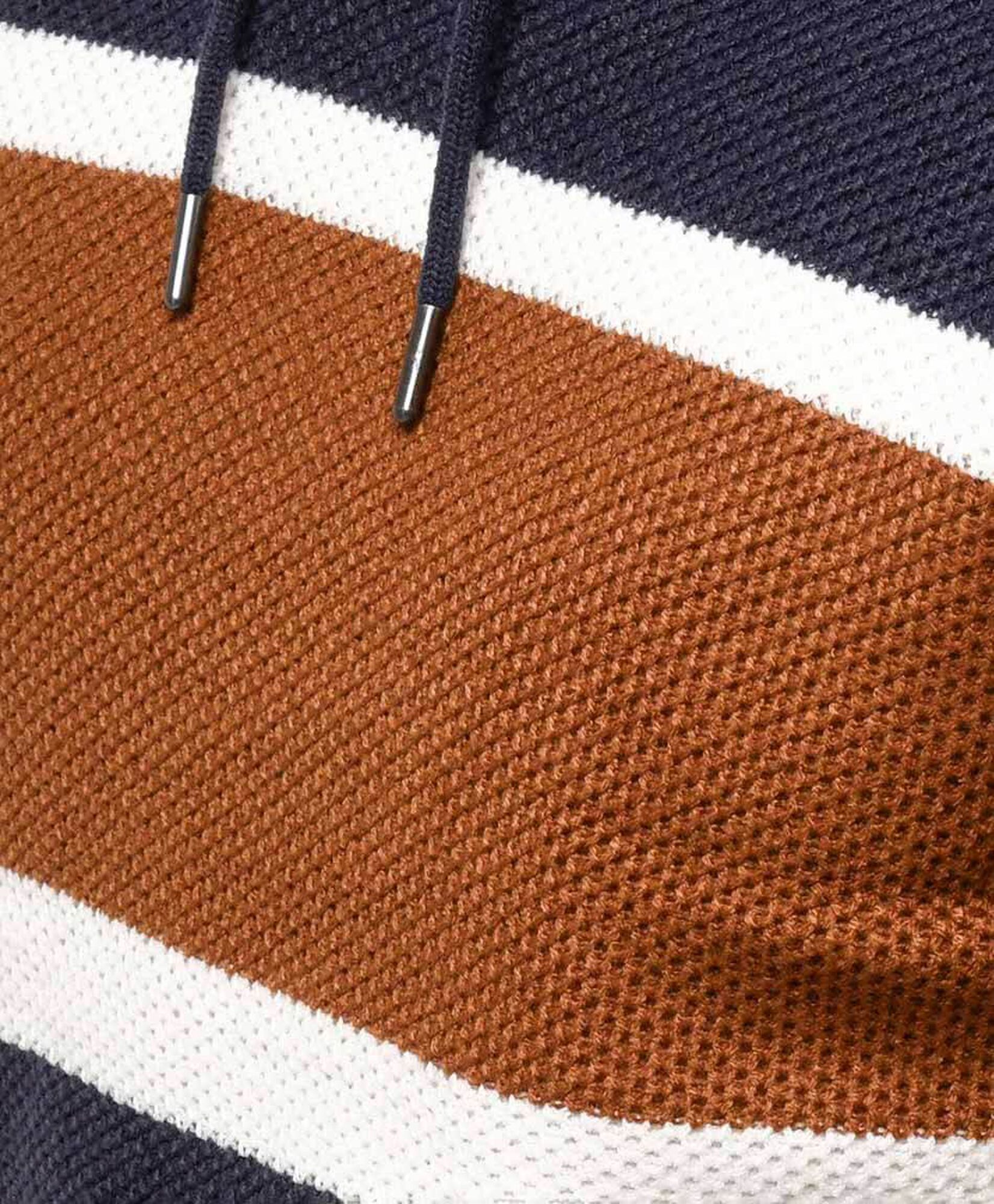 Sweater hombre tricolor cuello cruzado Sweater hombre tricolor cuello cruzado