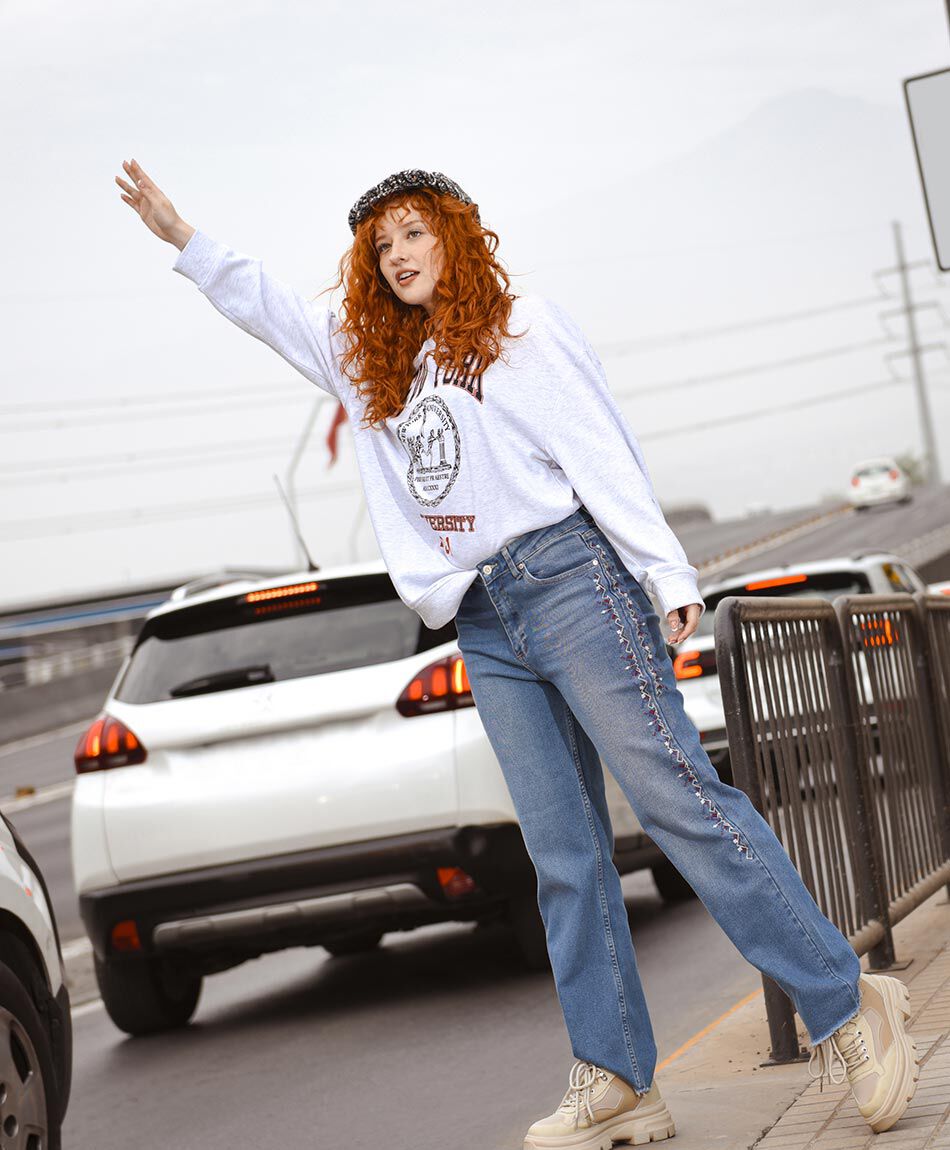 Jeans mujer bordados lateral