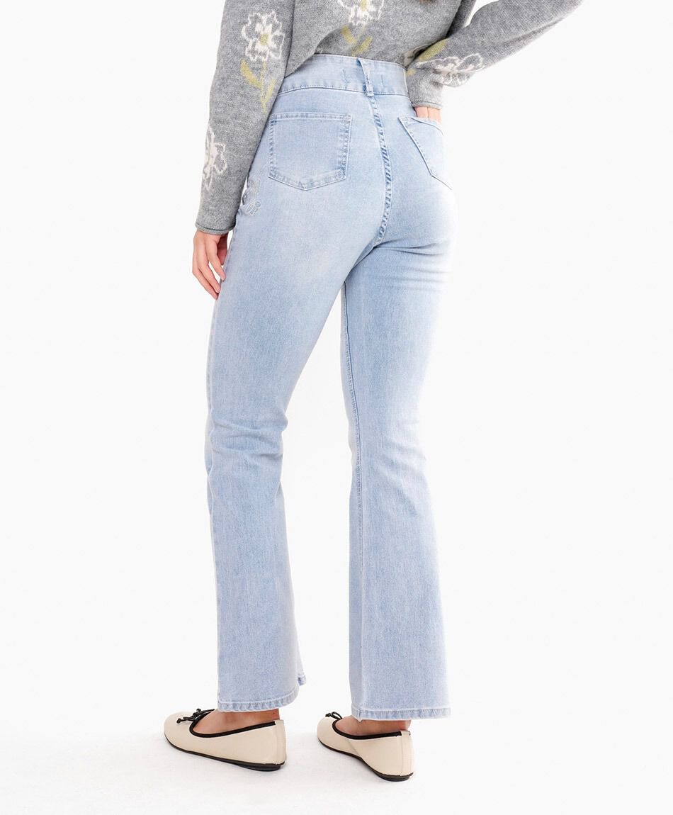 Jeans mujer  flare bordados