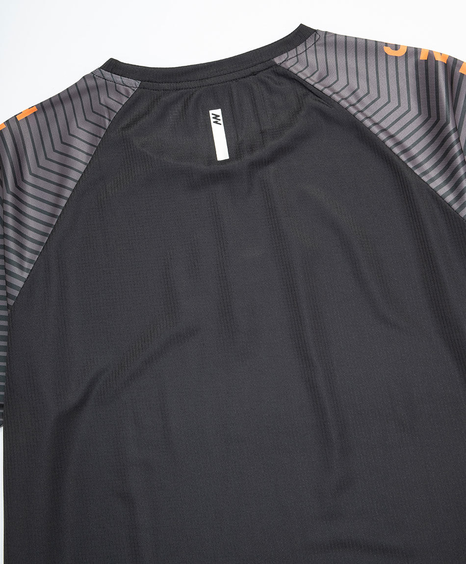 Polera deportiva hombre trn