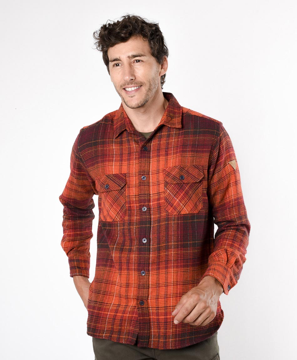 camisa naranja hombre